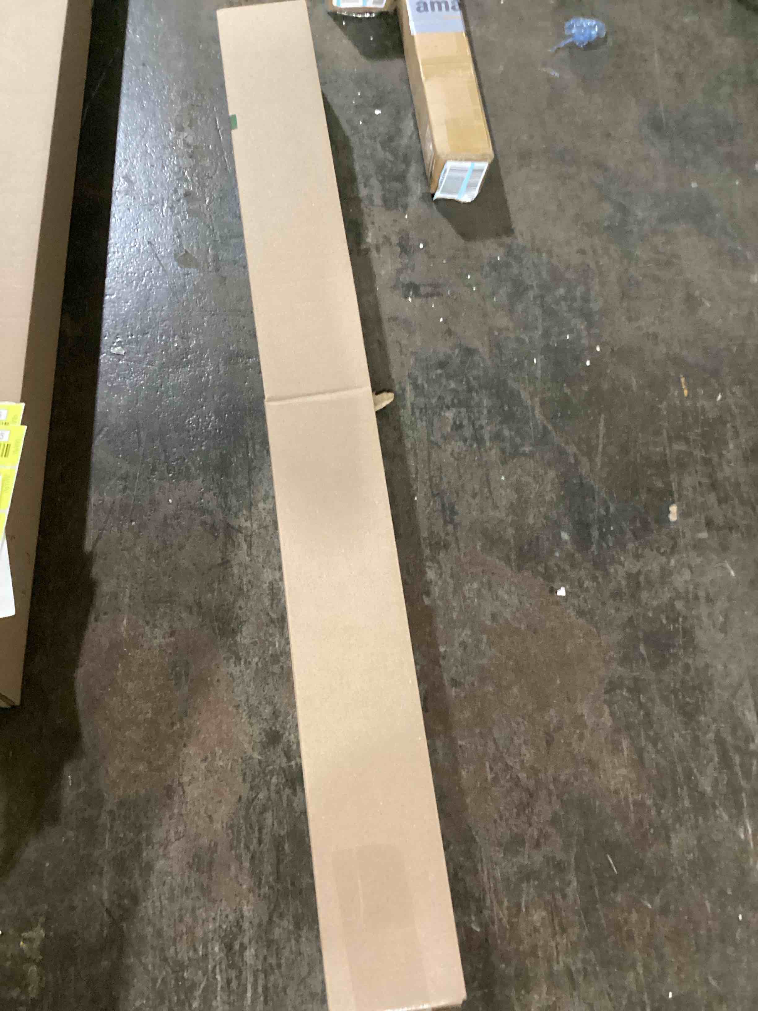https://s3.amazonaws.com/lotting-images-prod/bidfta/YEL6099554_1718213832548.jpeg