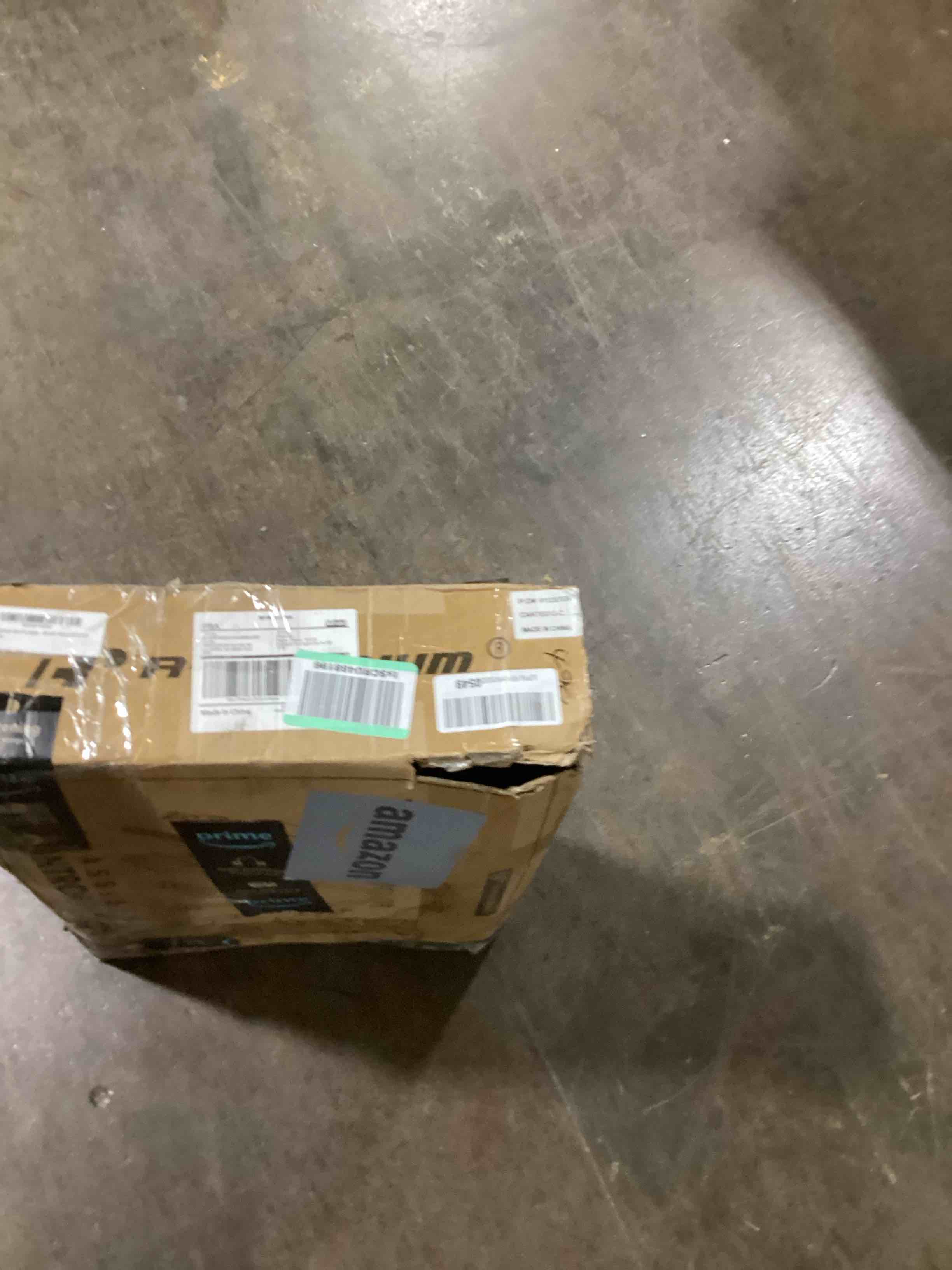 https://s3.amazonaws.com/lotting-images-prod/bidfta/YEL6100095_1718377793883.jpeg