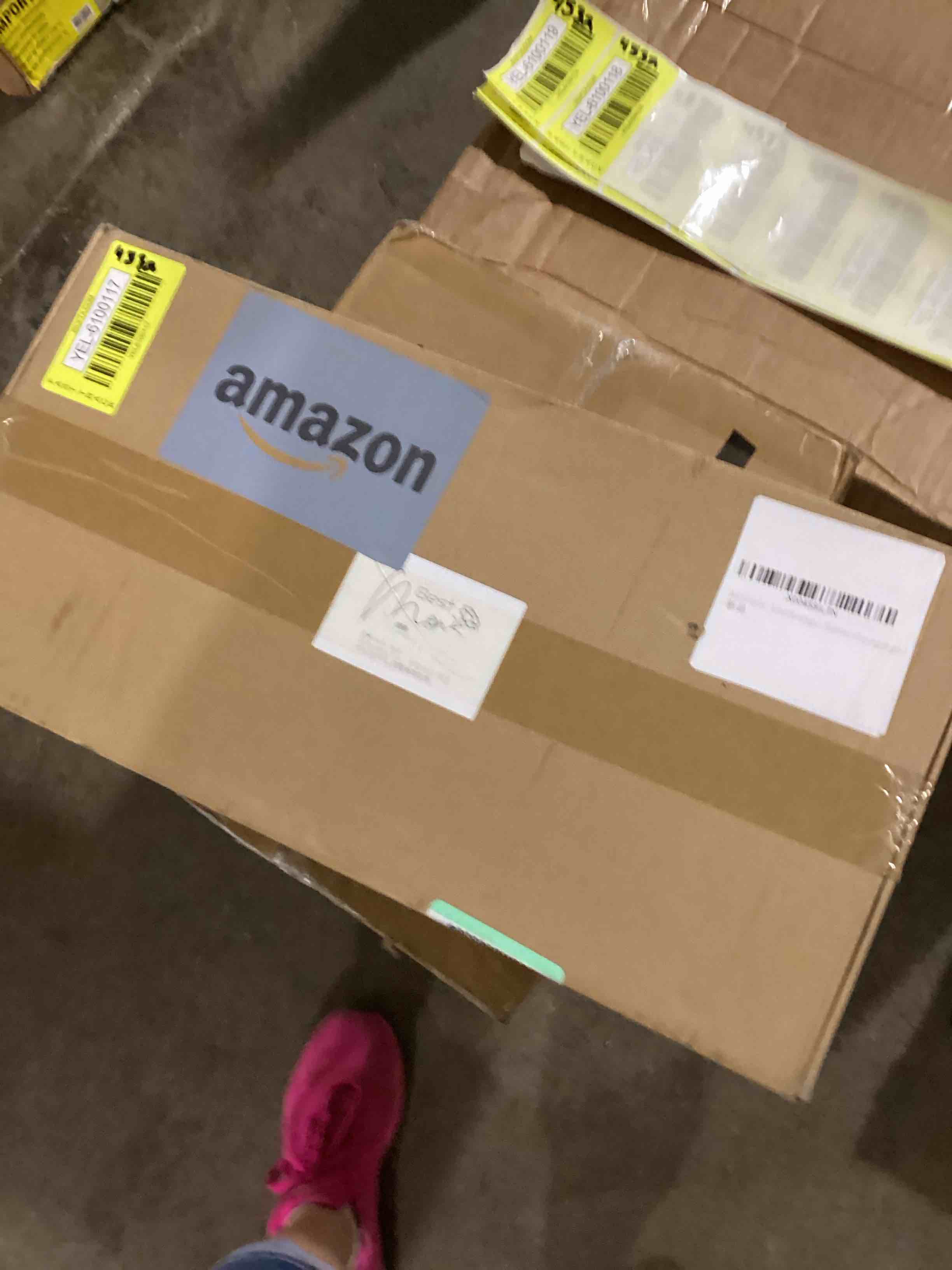 https://s3.amazonaws.com/lotting-images-prod/bidfta/YEL6100117_1718383411265.jpeg