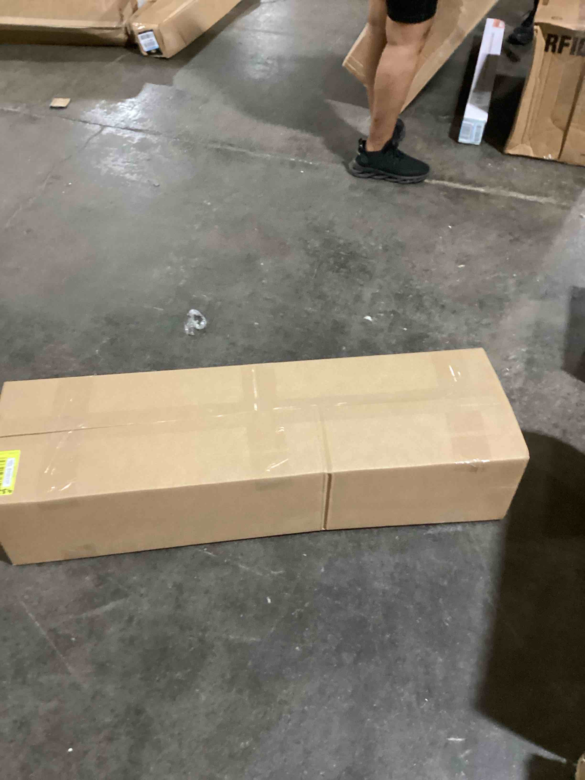 https://s3.amazonaws.com/lotting-images-prod/bidfta/YEL6100137_1718388342813.jpeg
