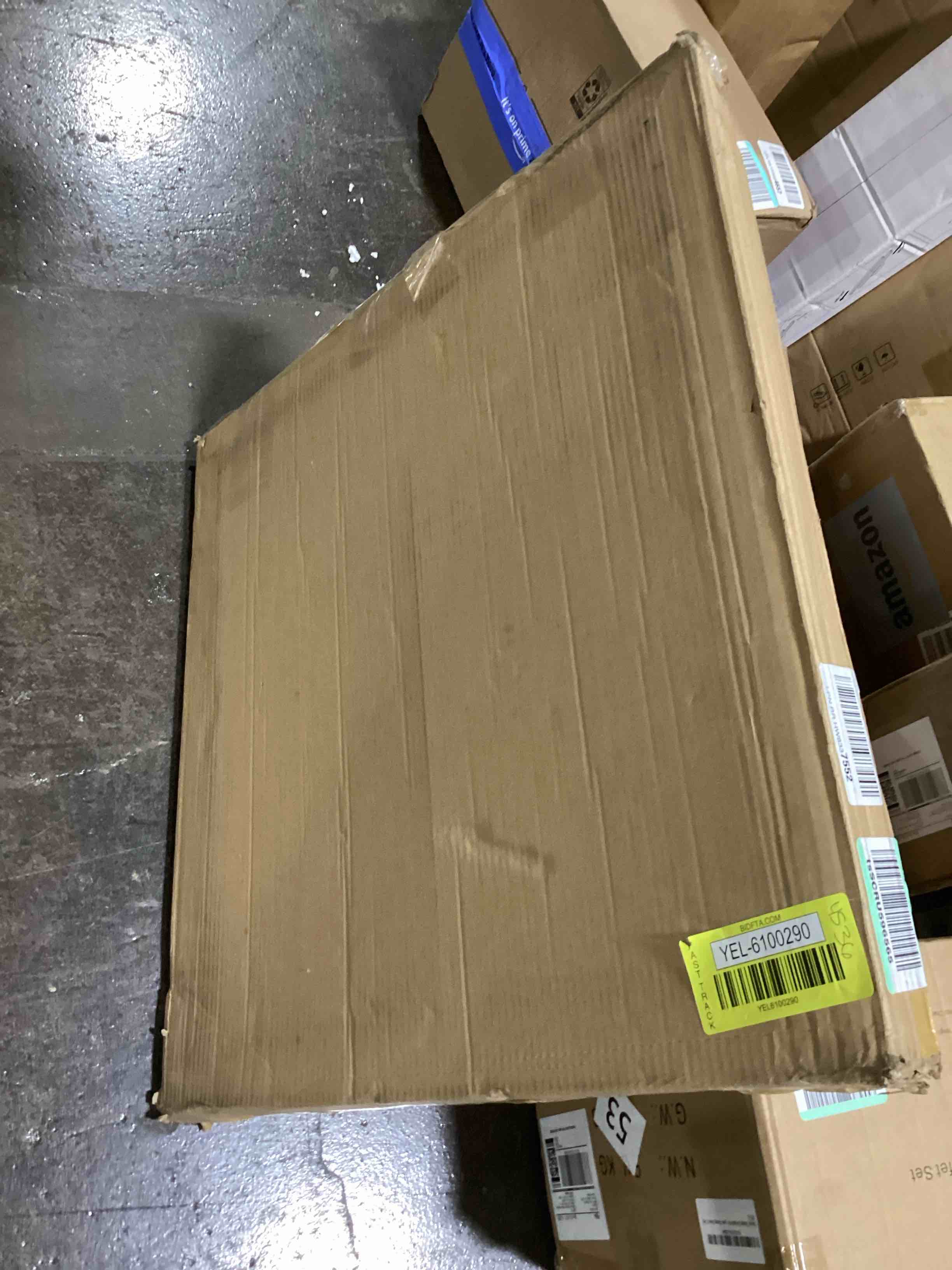 https://s3.amazonaws.com/lotting-images-prod/bidfta/YEL6100290_1718379242964.jpeg