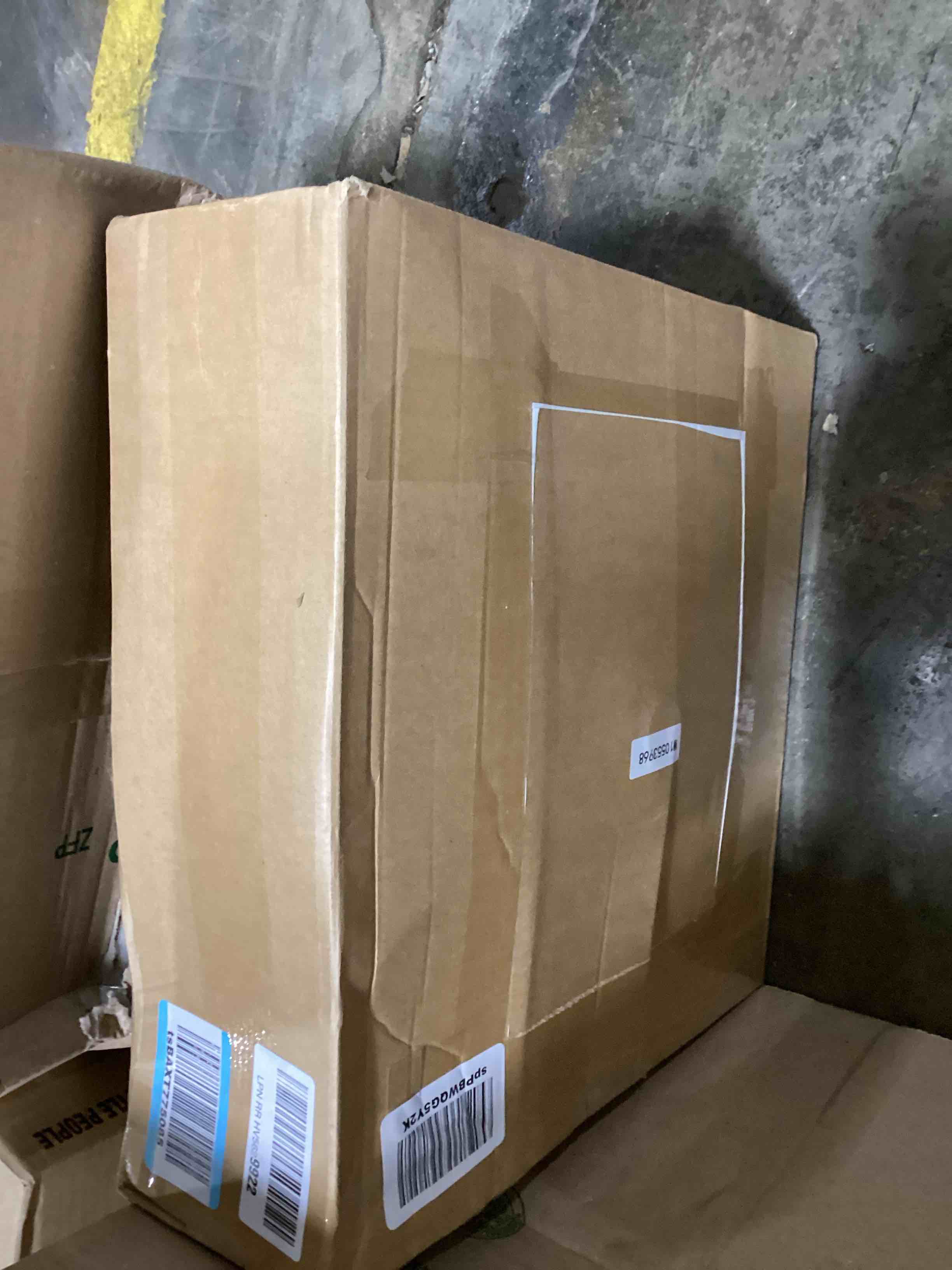 https://s3.amazonaws.com/lotting-images-prod/bidfta/YEL6102604_1716403950097.jpeg