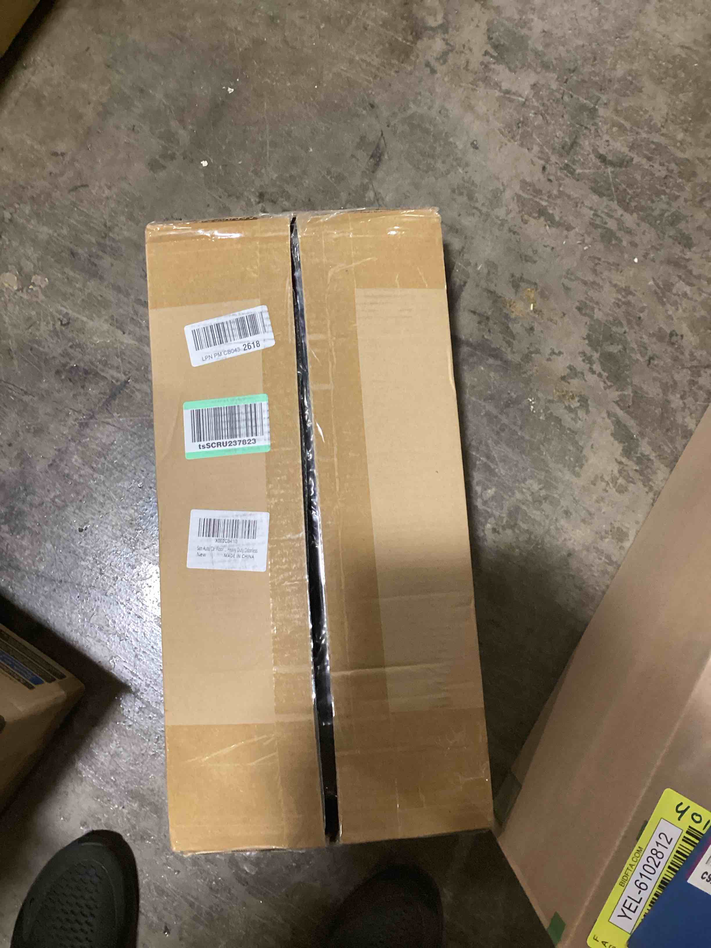 https://s3.amazonaws.com/lotting-images-prod/bidfta/YEL6102813_1716901780599.jpeg