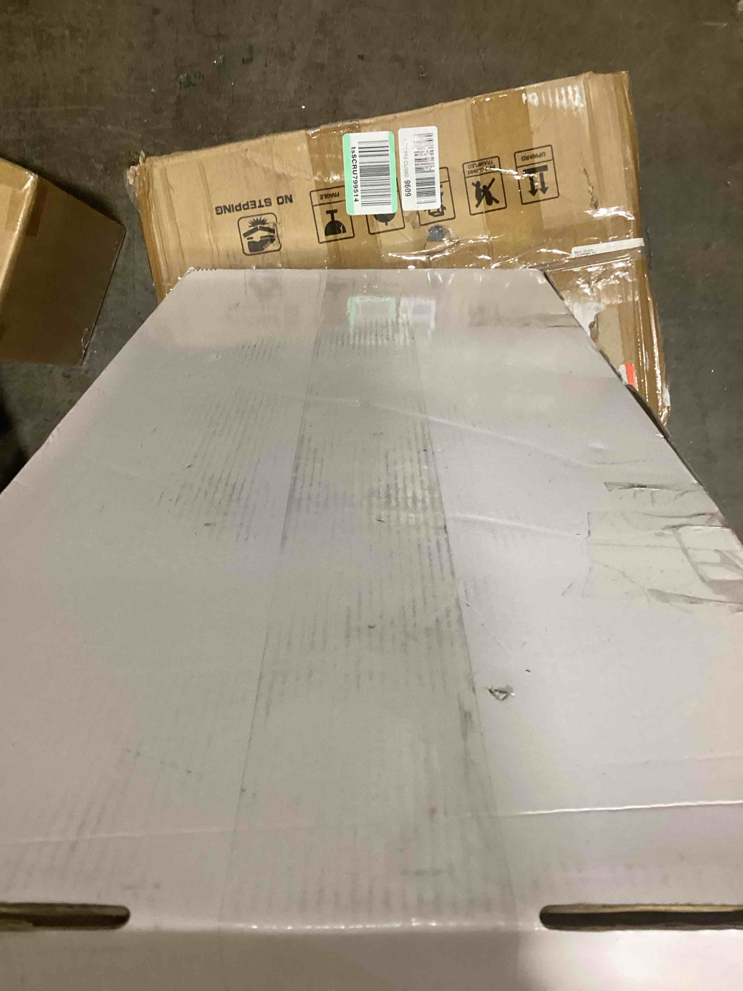 https://s3.amazonaws.com/lotting-images-prod/bidfta/YEL6102823_1716905846459.jpeg