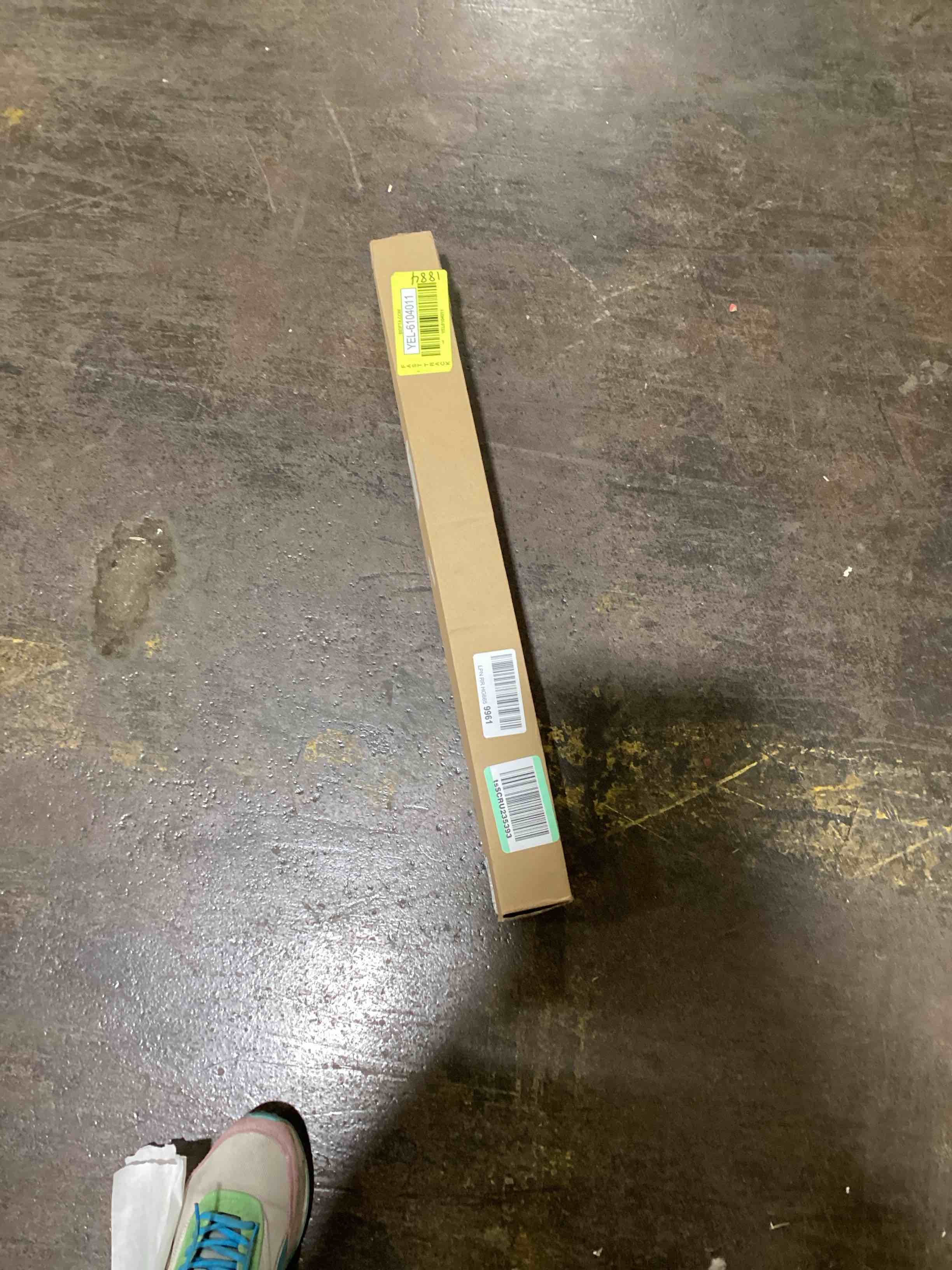 https://s3.amazonaws.com/lotting-images-prod/bidfta/YEL6104011_1709910964488.jpeg
