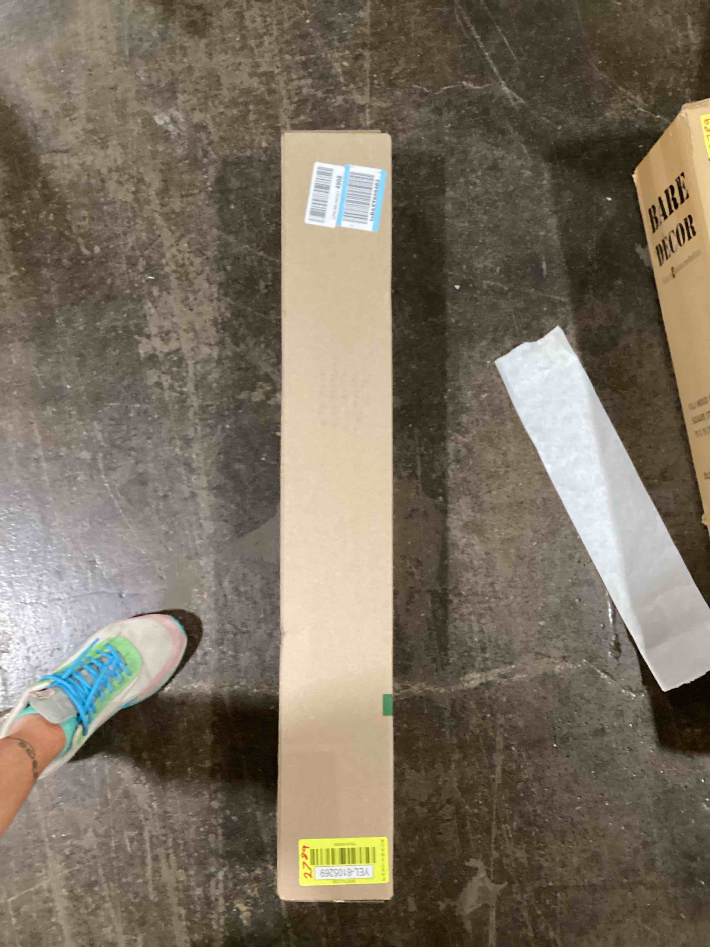 https://s3.amazonaws.com/lotting-images-prod/bidfta/YEL6105269_1712855265821.jpeg