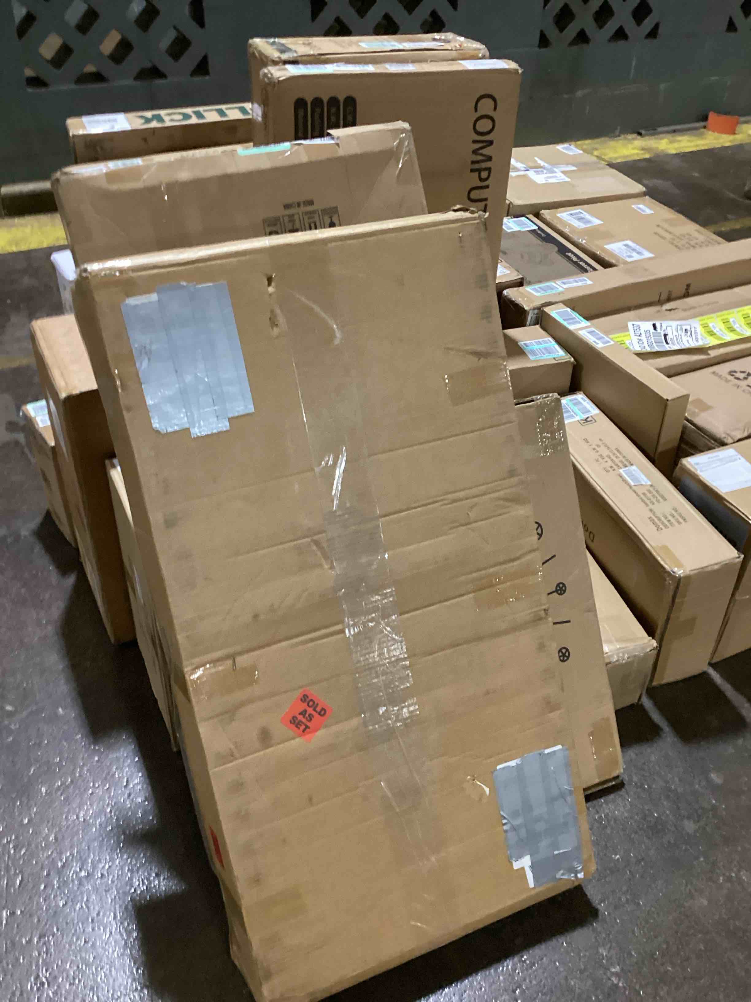 https://s3.amazonaws.com/lotting-images-prod/bidfta/YEL6106478_1713209997130.jpeg