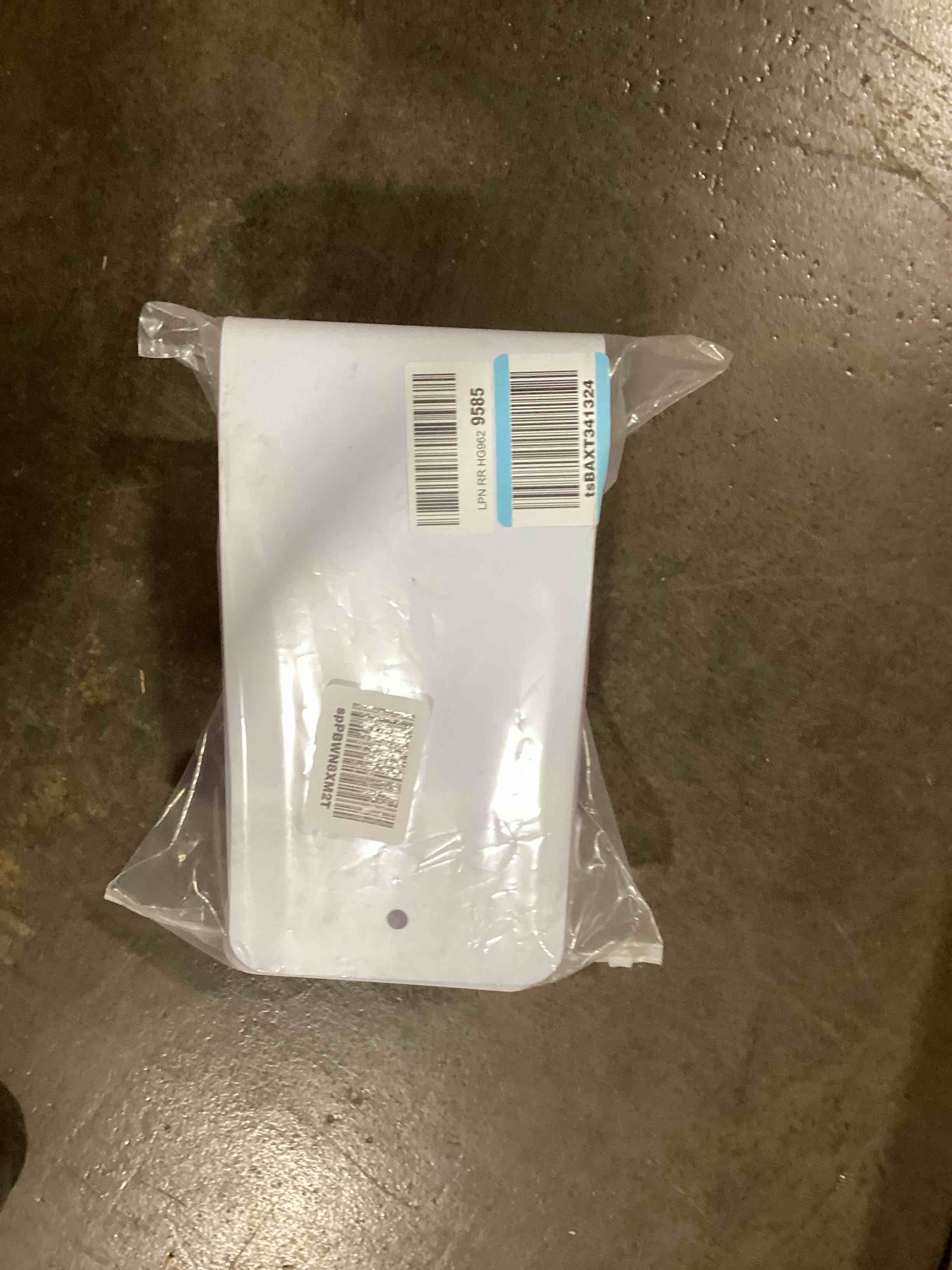 https://s3.amazonaws.com/lotting-images-prod/bidfta/YEL6107024_1711373763744.jpeg