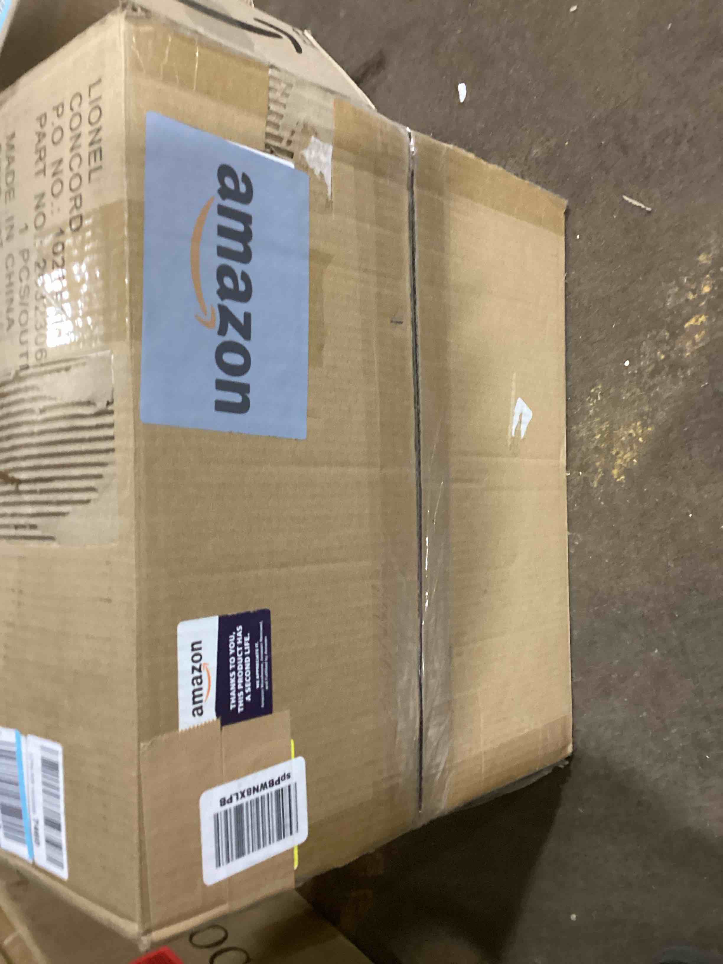 https://s3.amazonaws.com/lotting-images-prod/bidfta/YEL6107108_1711374260066.jpeg