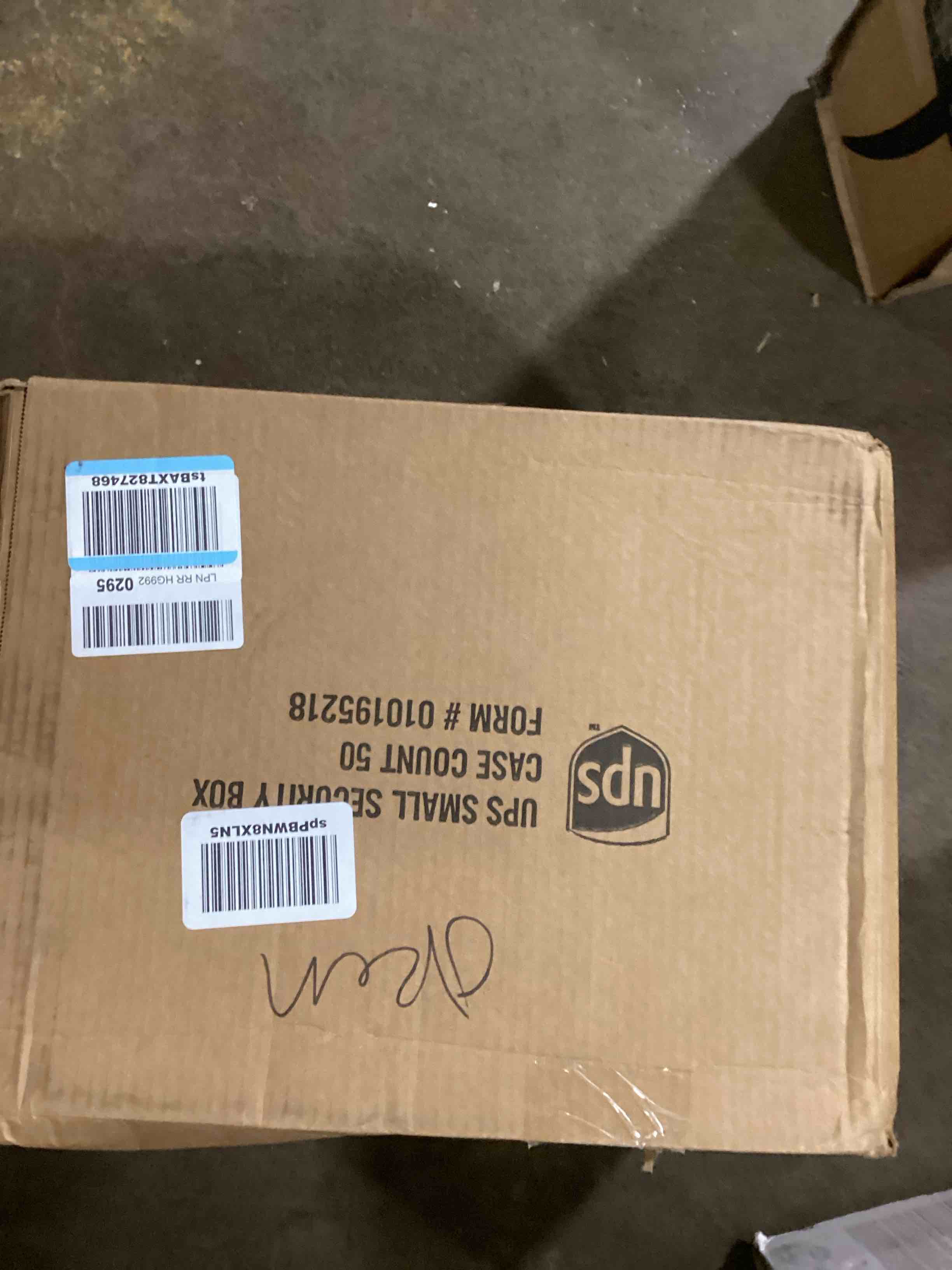 https://s3.amazonaws.com/lotting-images-prod/bidfta/YEL6107116_1711374762558.jpeg