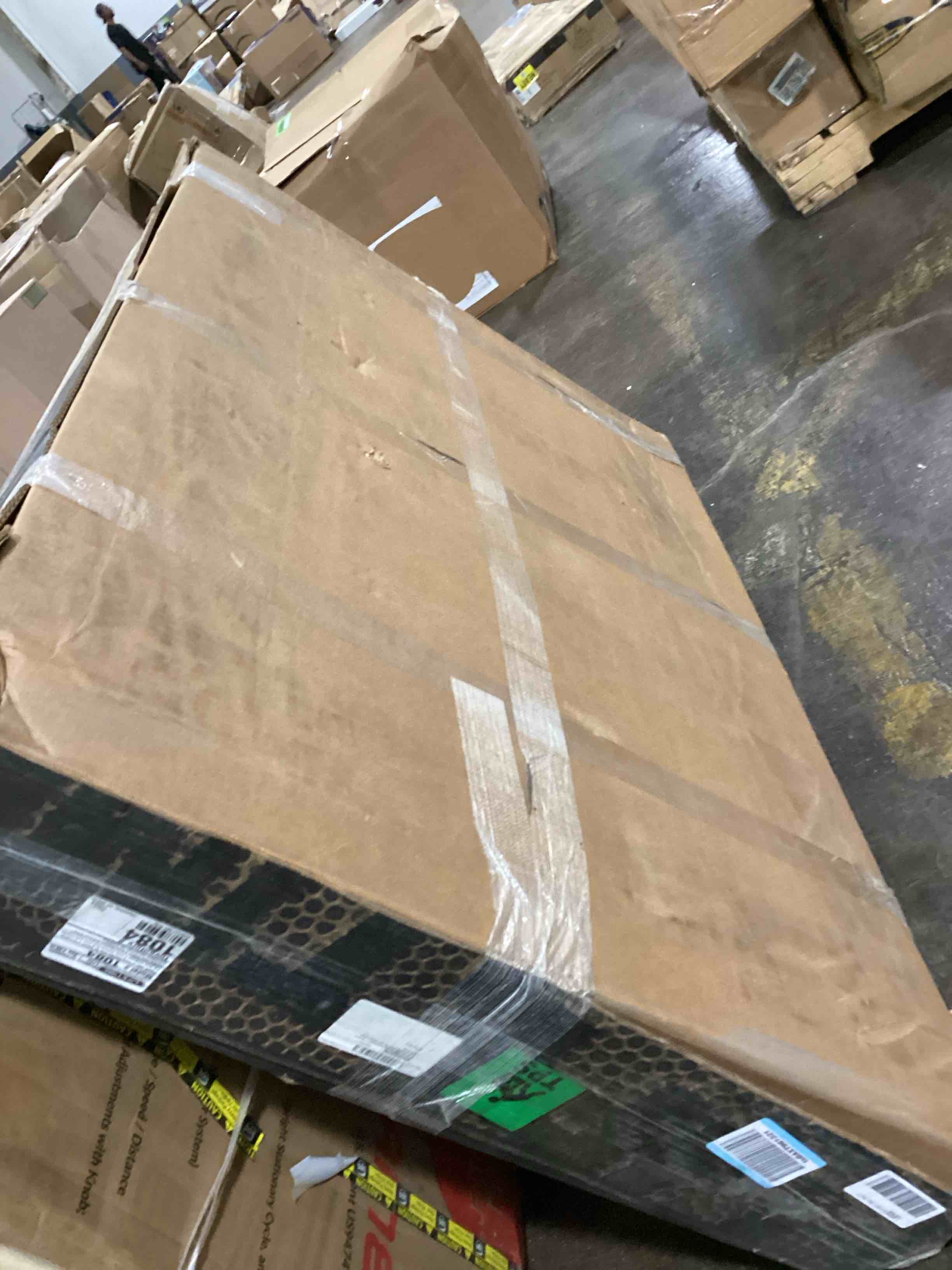 https://s3.amazonaws.com/lotting-images-prod/bidfta/YEL6110694_1715088157419.jpeg