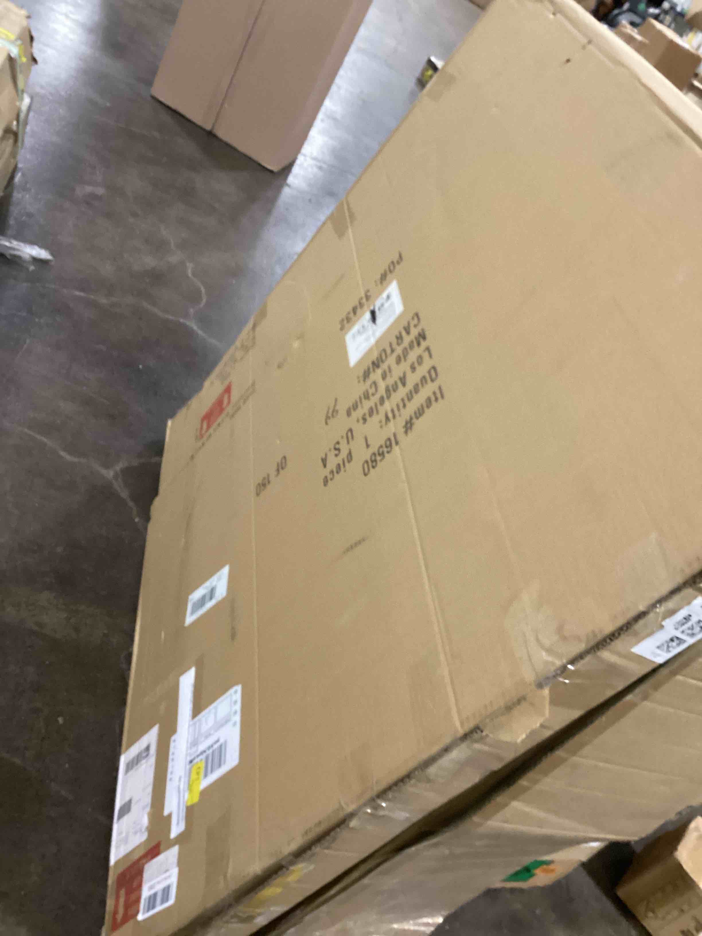 https://s3.amazonaws.com/lotting-images-prod/bidfta/YEL6110701_1715088701356.jpeg
