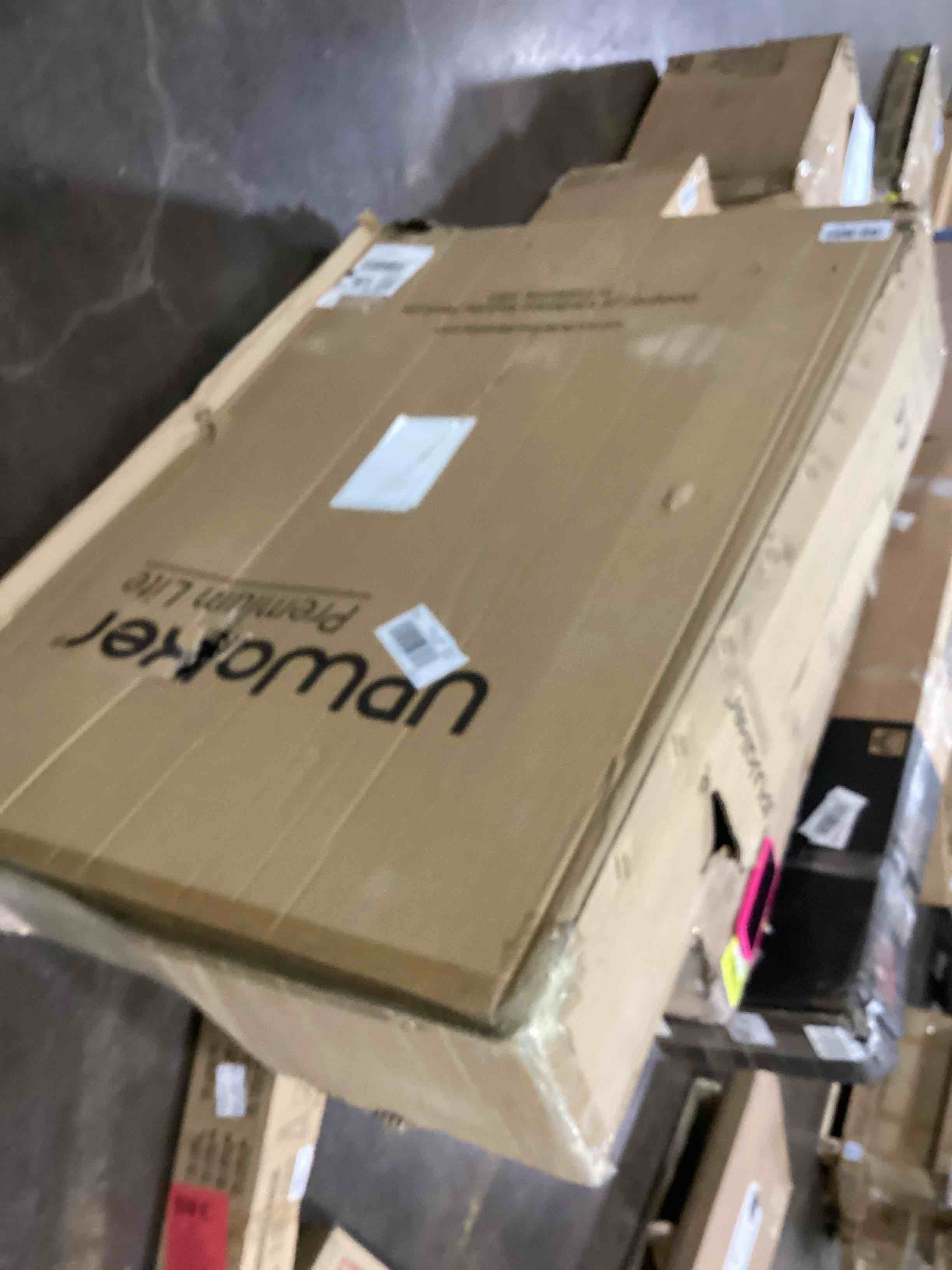https://s3.amazonaws.com/lotting-images-prod/bidfta/YEL6110702_1715088768313.jpeg