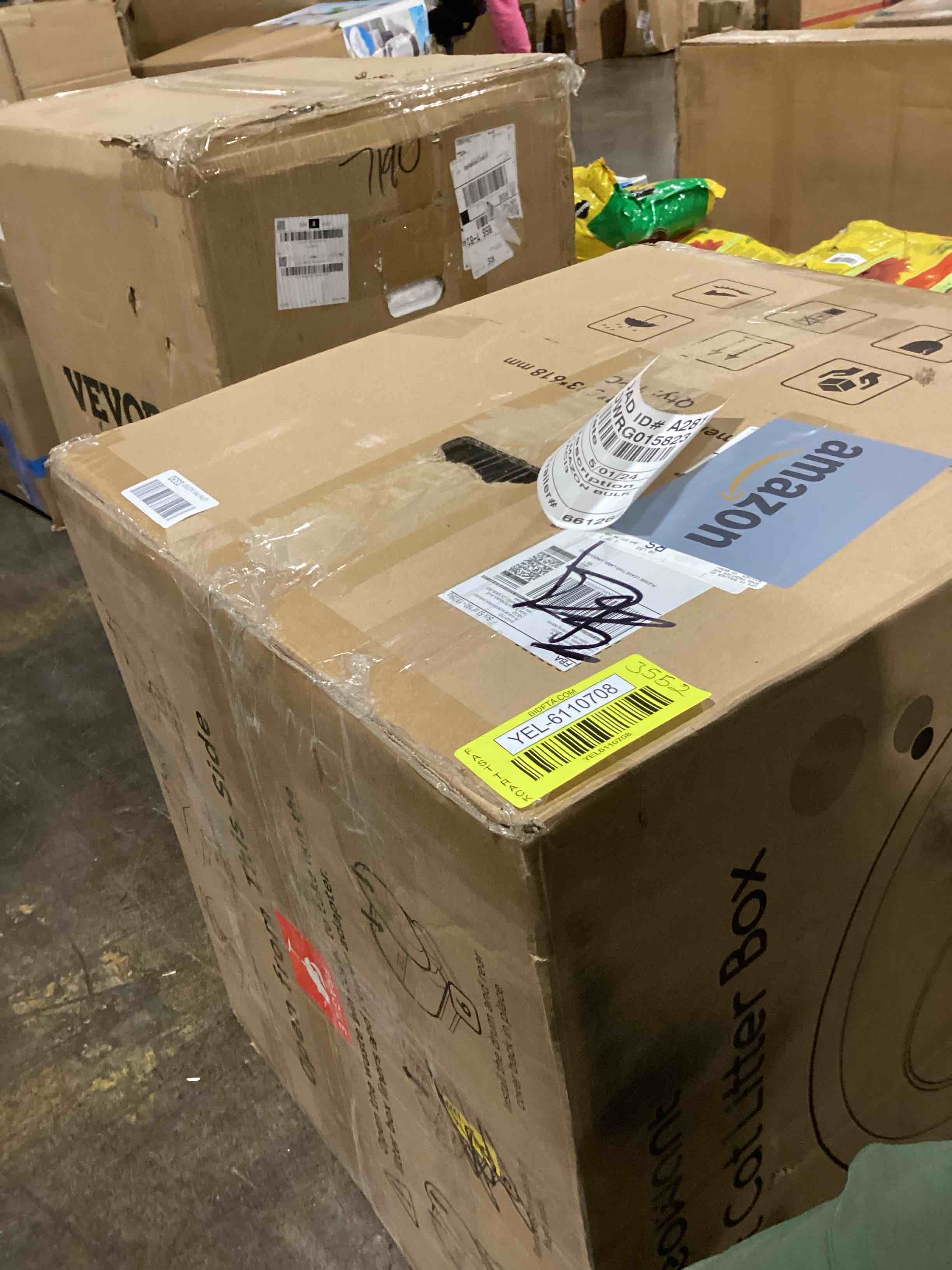 https://s3.amazonaws.com/lotting-images-prod/bidfta/YEL6110708_1715089546455.jpeg