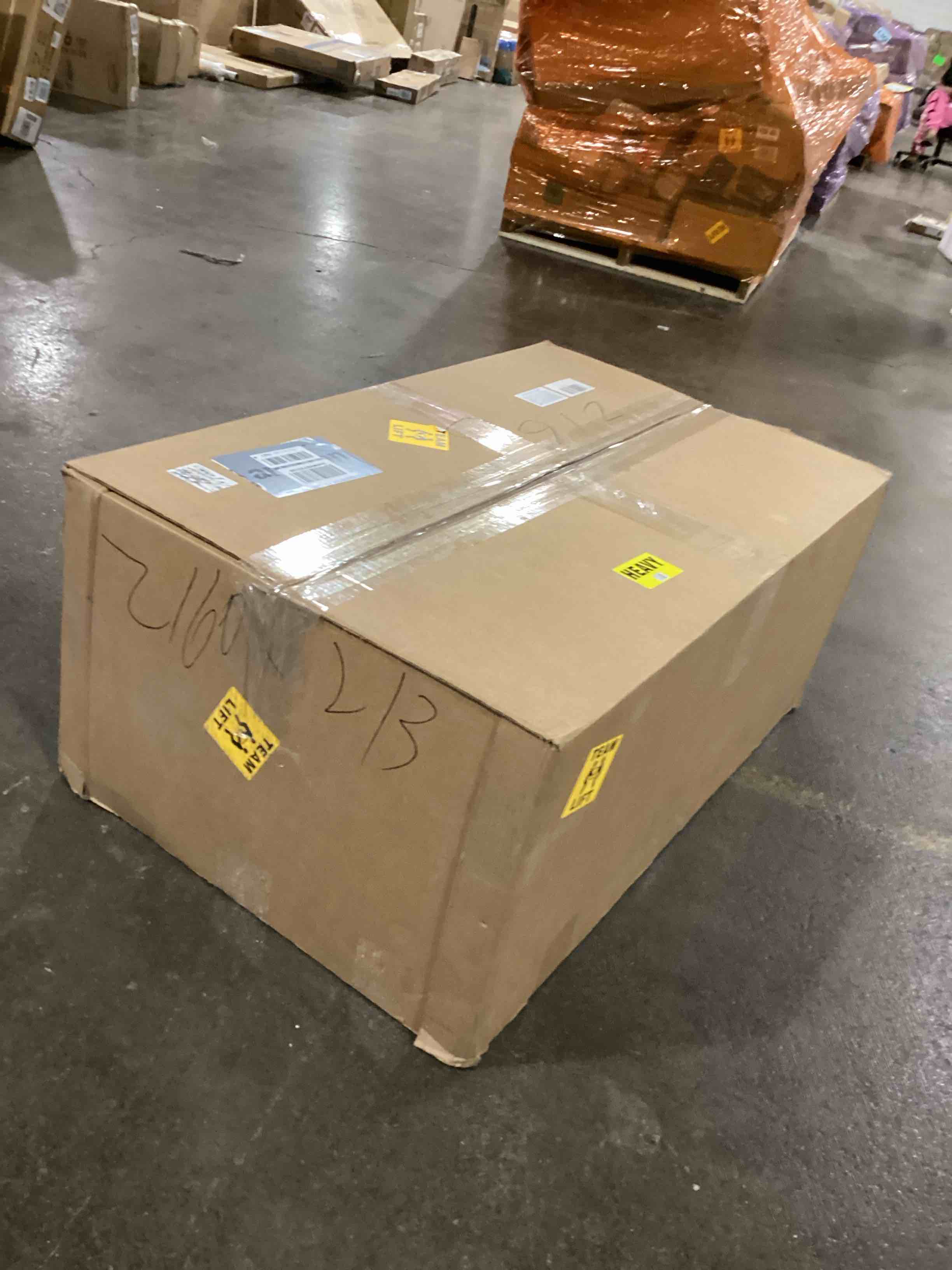 https://s3.amazonaws.com/lotting-images-prod/bidfta/YEL6110789_1715094721618.jpeg