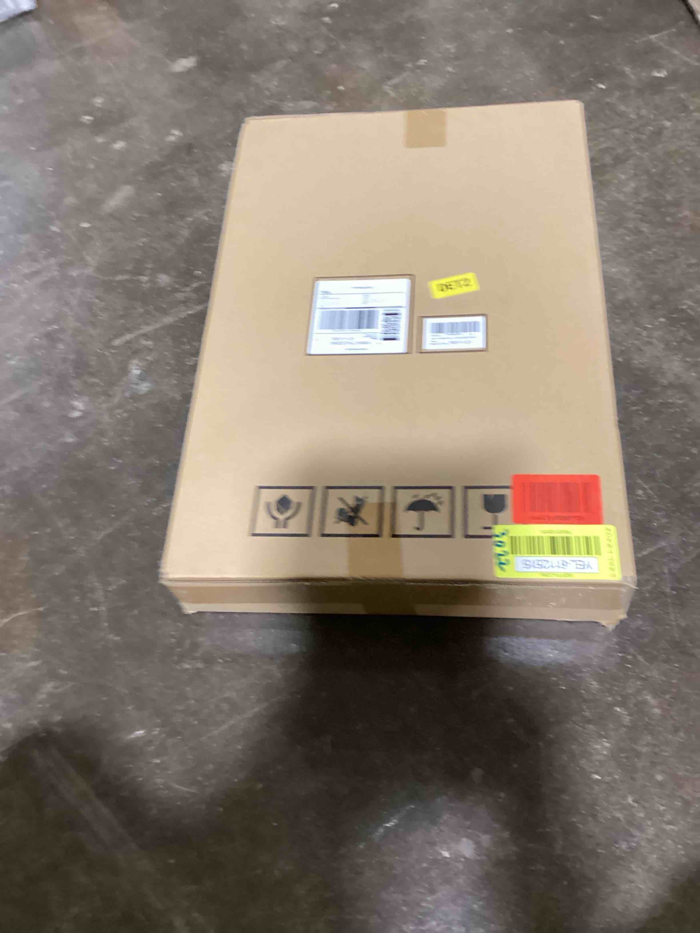https://s3.amazonaws.com/lotting-images-prod/bidfta/YEL6112515_1713533295918.jpeg