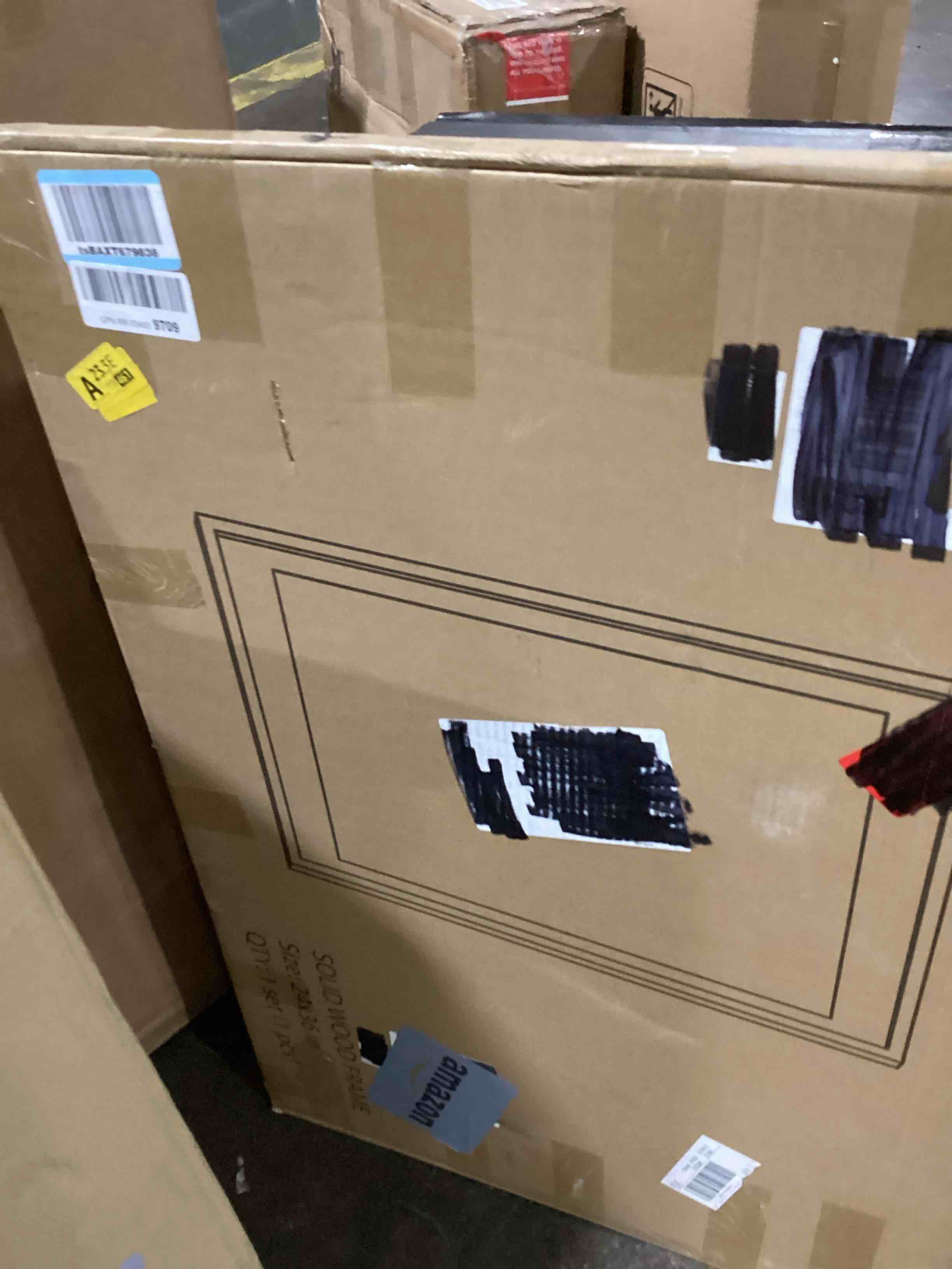 https://s3.amazonaws.com/lotting-images-prod/bidfta/YEL6115011_1712075979897.jpeg
