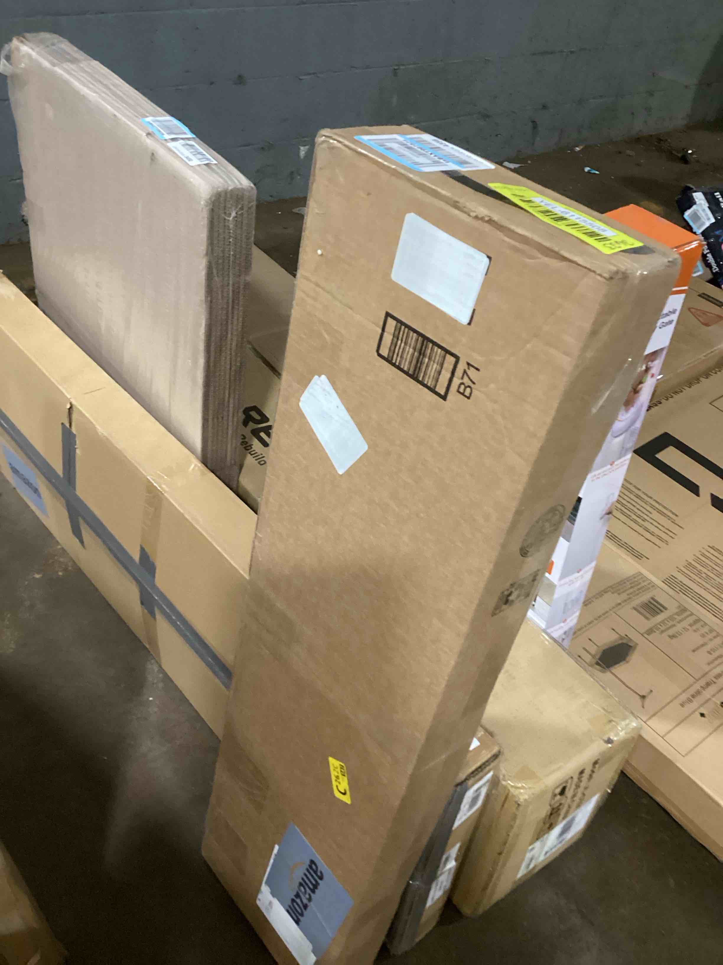 https://s3.amazonaws.com/lotting-images-prod/bidfta/YEL6115508_1712254394626.jpeg