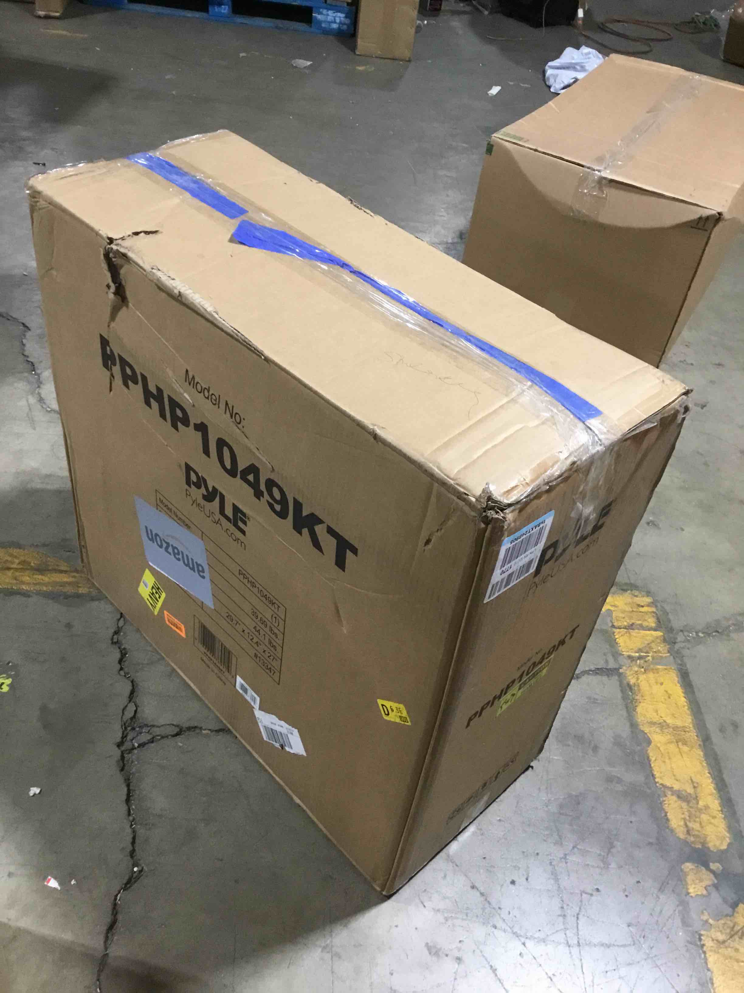 https://s3.amazonaws.com/lotting-images-prod/bidfta/YEL6117399_1711812940657.jpeg