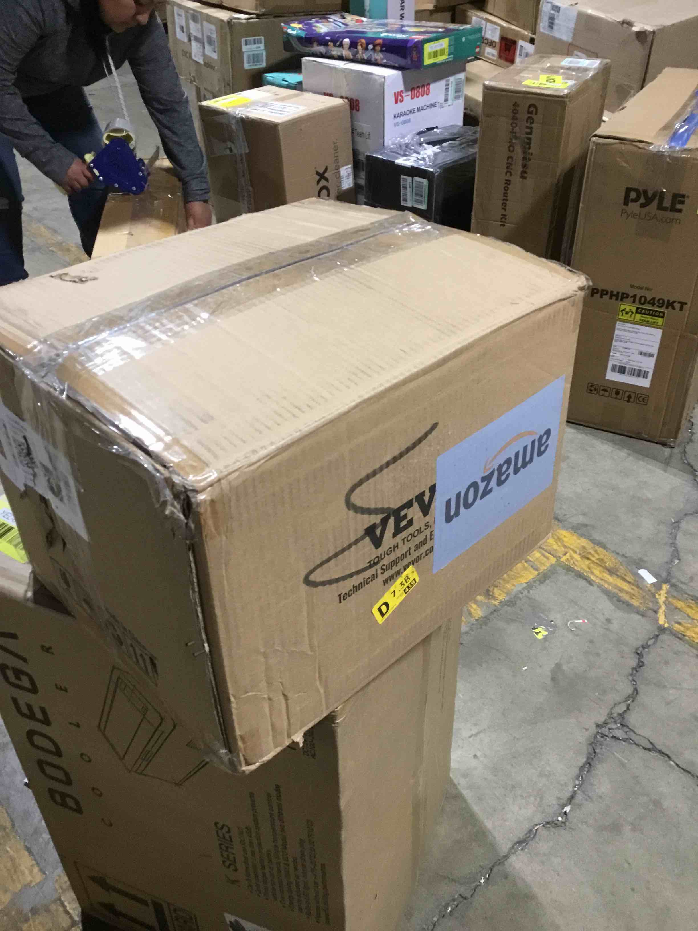 https://s3.amazonaws.com/lotting-images-prod/bidfta/YEL6117400_1711813263676.jpeg