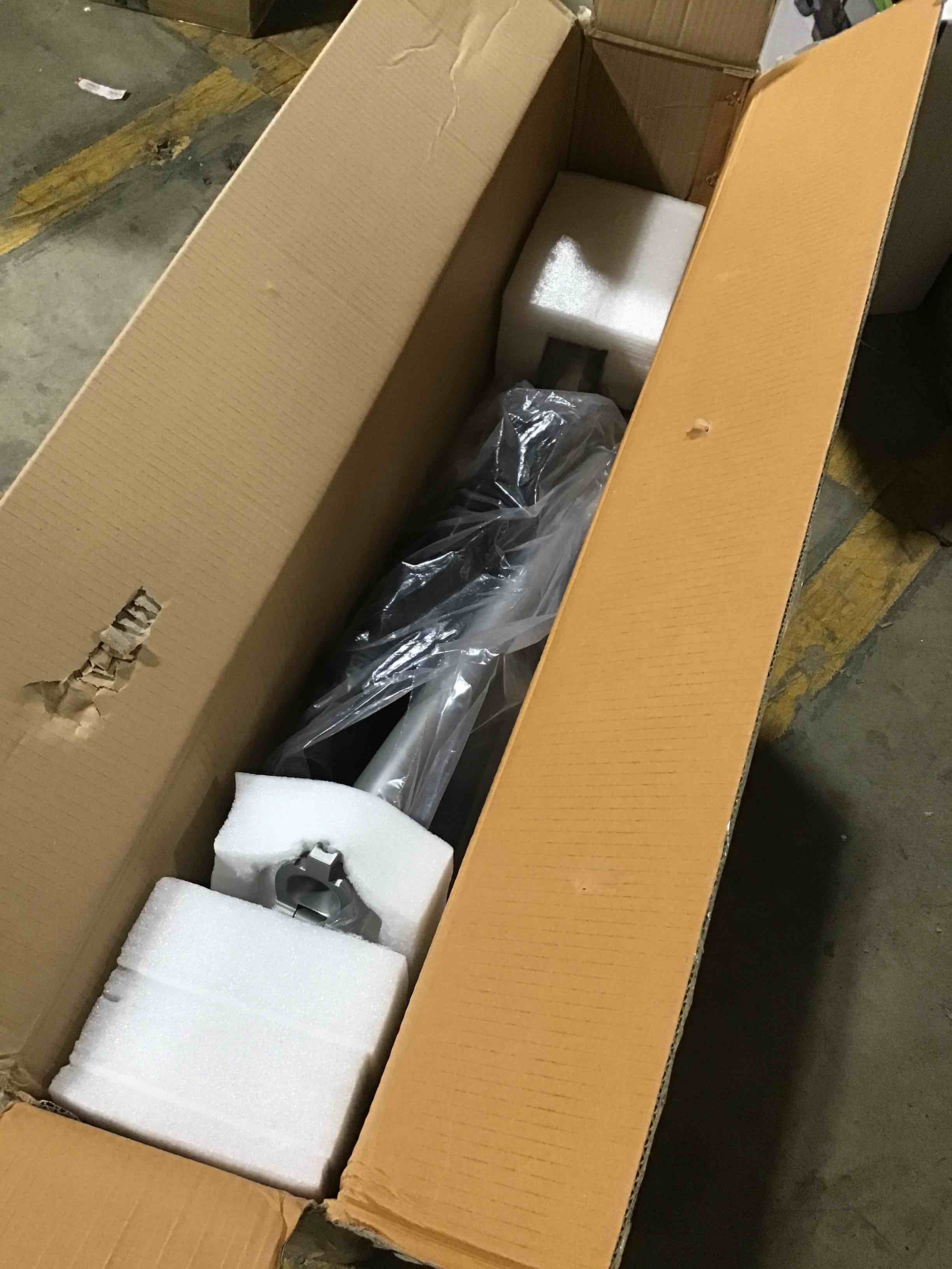 https://s3.amazonaws.com/lotting-images-prod/bidfta/YEL6117413_1711813130081.jpeg