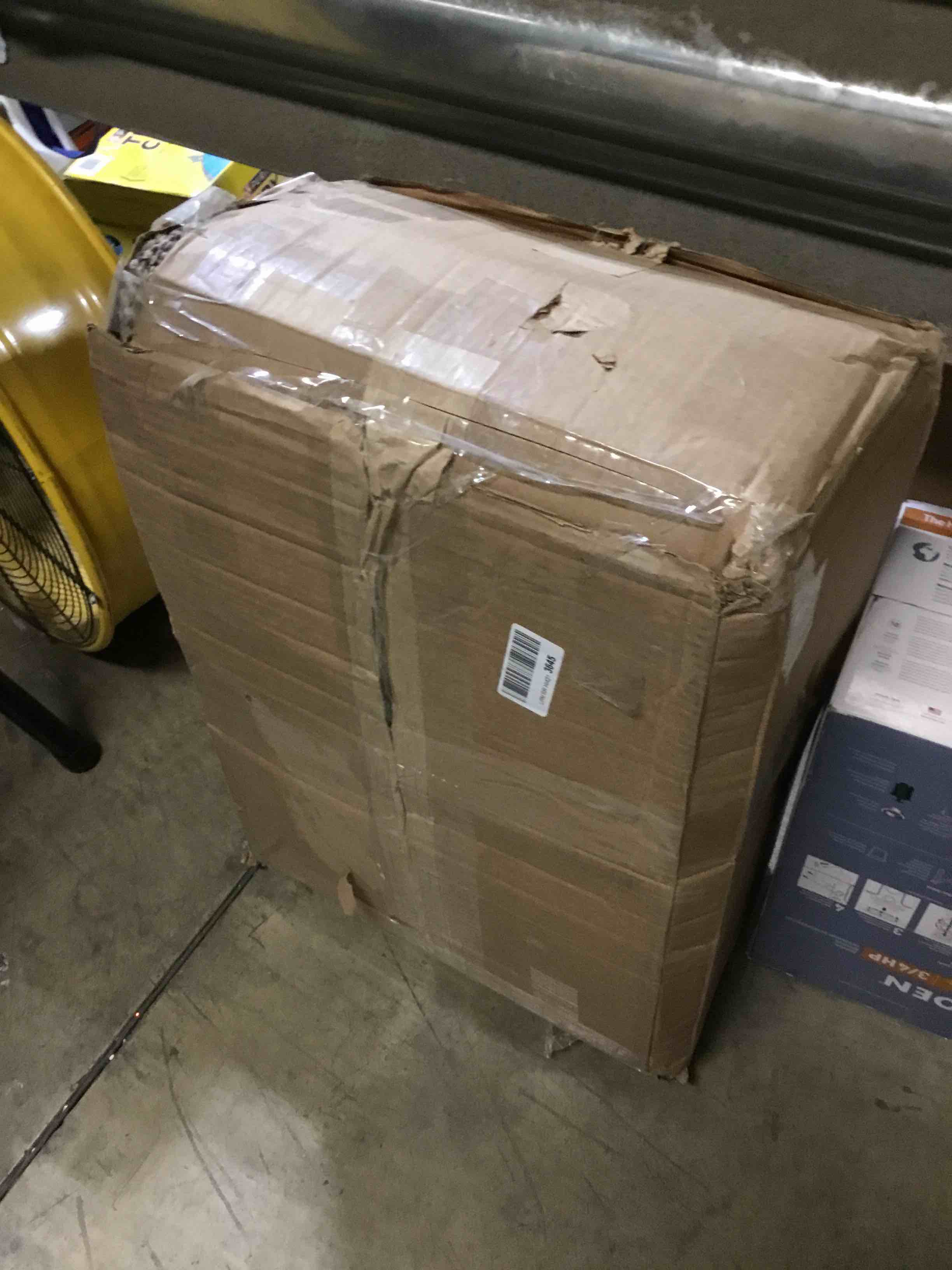 https://s3.amazonaws.com/lotting-images-prod/bidfta/YEL6119433_1708094169526.jpeg