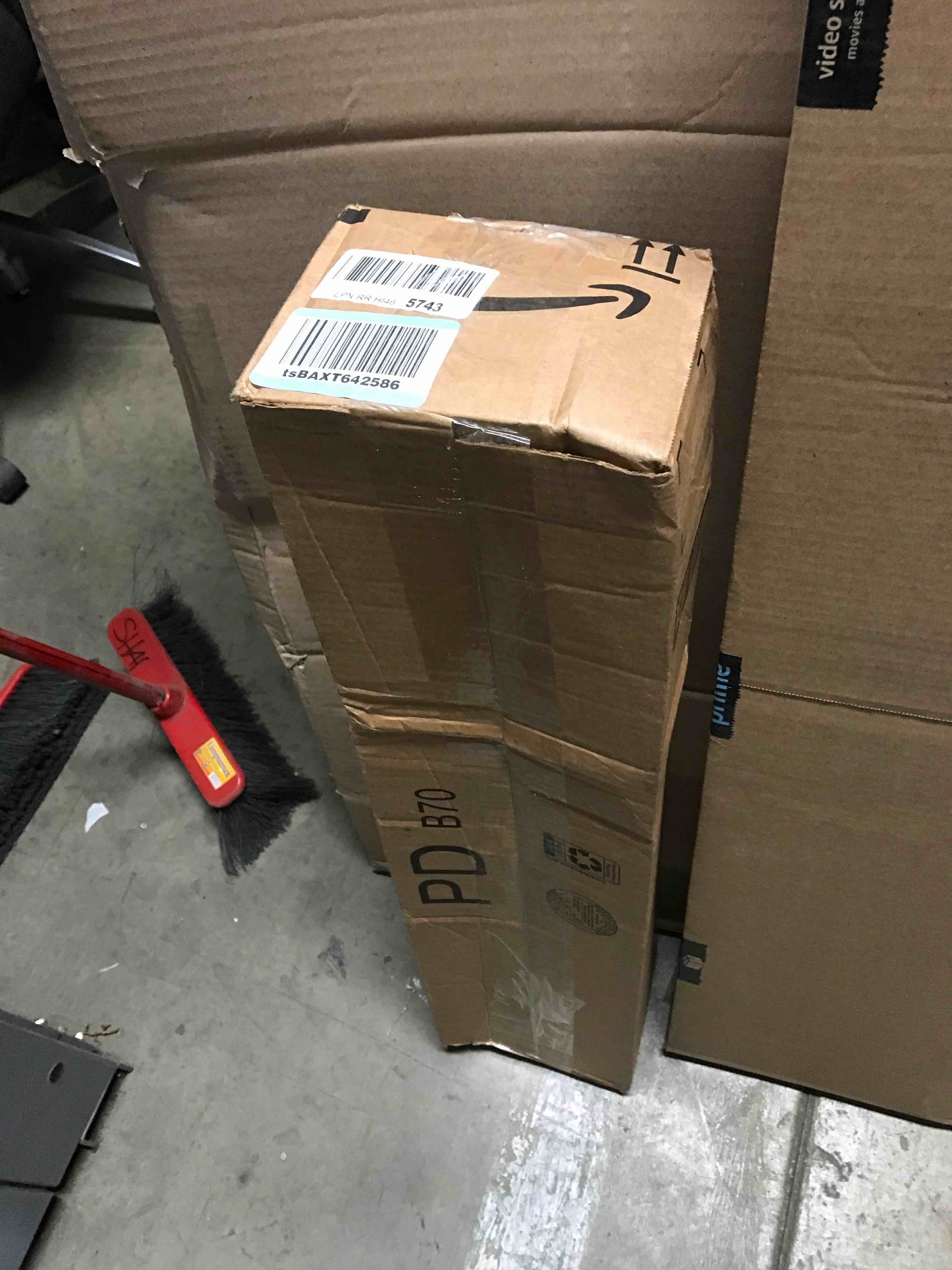 https://s3.amazonaws.com/lotting-images-prod/bidfta/YEL6119783_1708701762948.jpeg