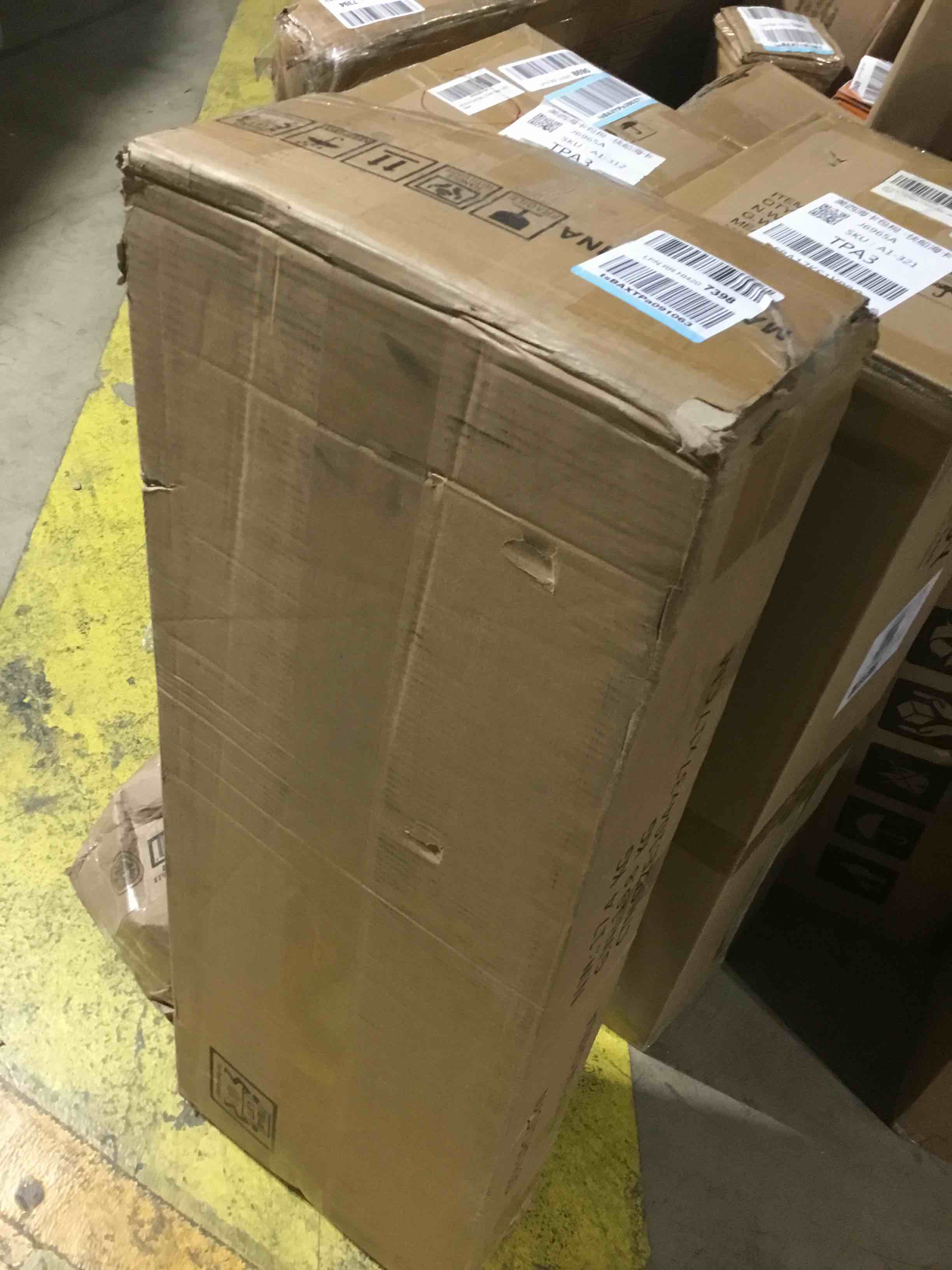 https://s3.amazonaws.com/lotting-images-prod/bidfta/YEL6119801_1708697394674.jpeg