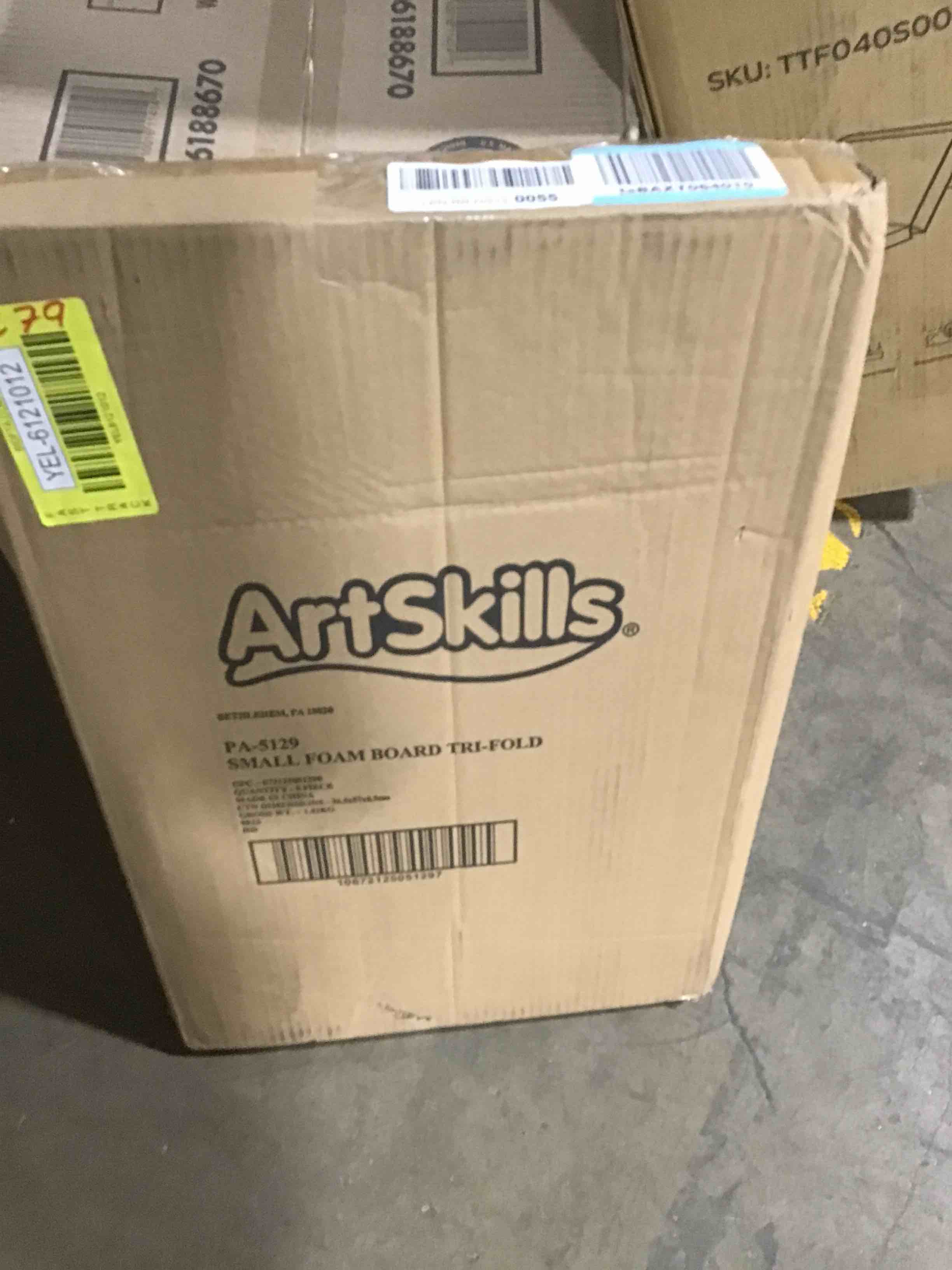 https://s3.amazonaws.com/lotting-images-prod/bidfta/YEL6121012_1709060590215.jpeg