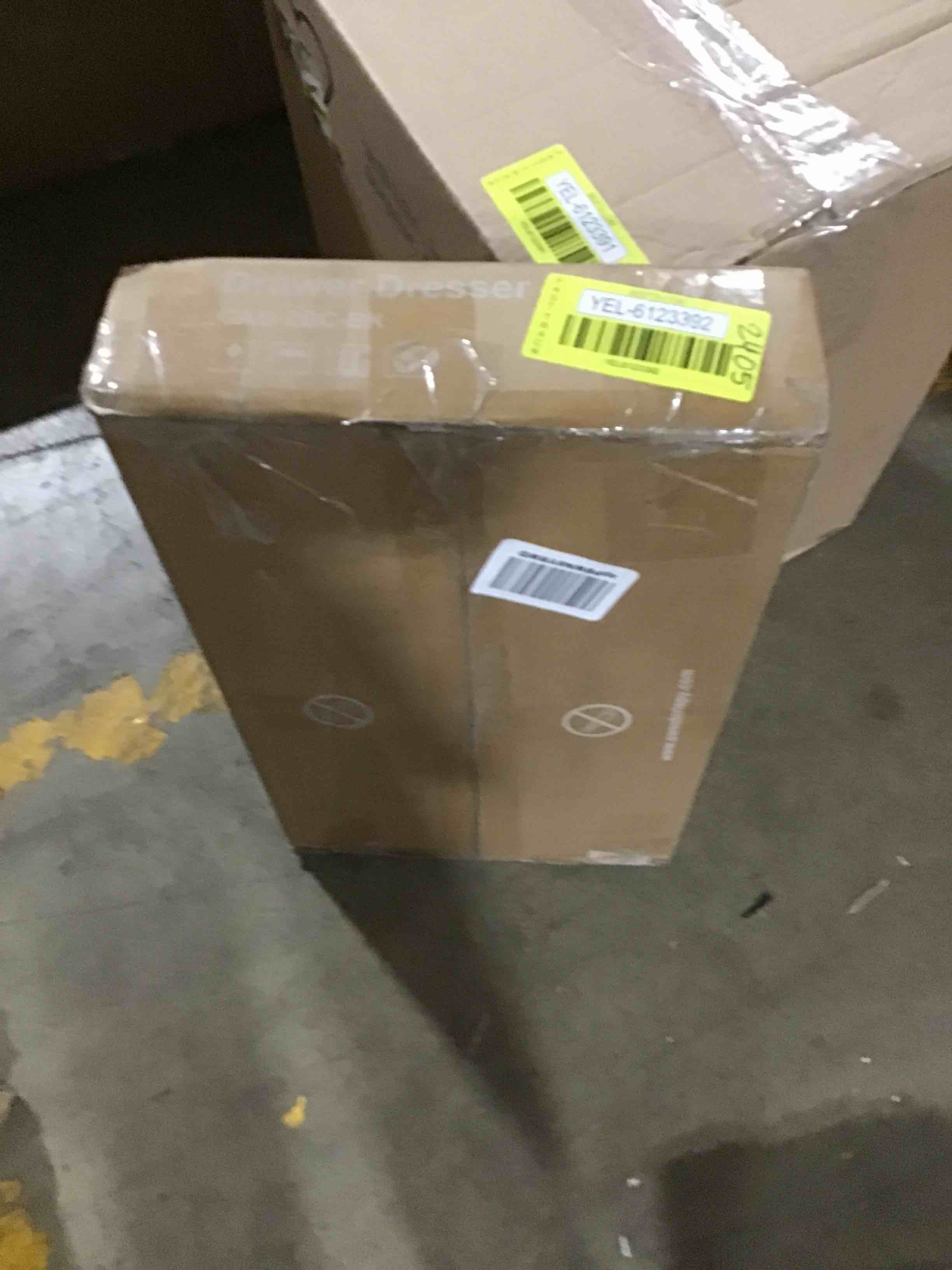 https://s3.amazonaws.com/lotting-images-prod/bidfta/YEL6123392_1713299117441.jpeg