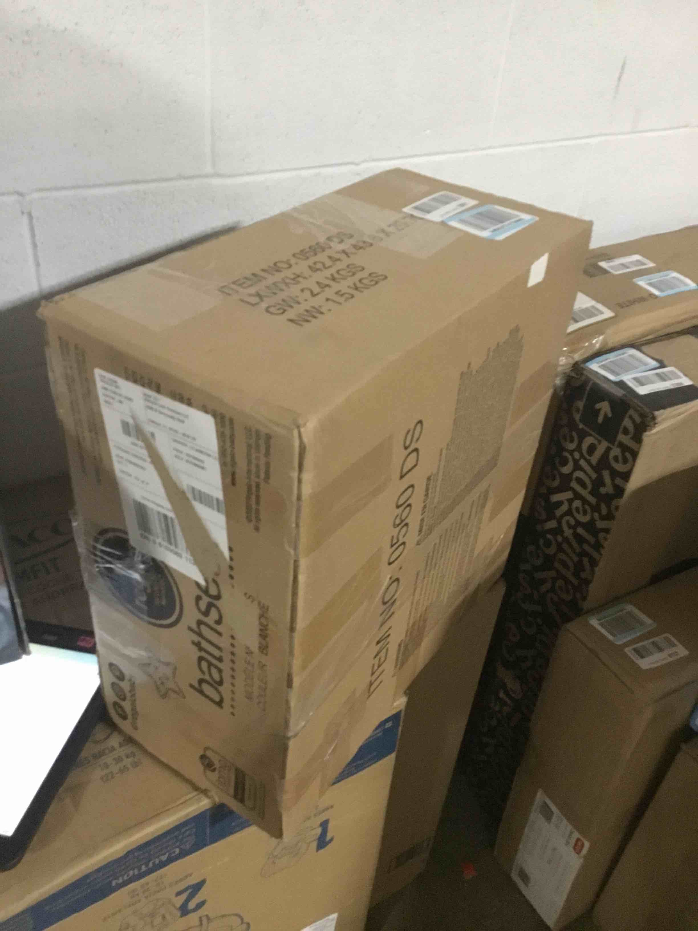 https://s3.amazonaws.com/lotting-images-prod/bidfta/YEL6126710_1708974254174.jpeg