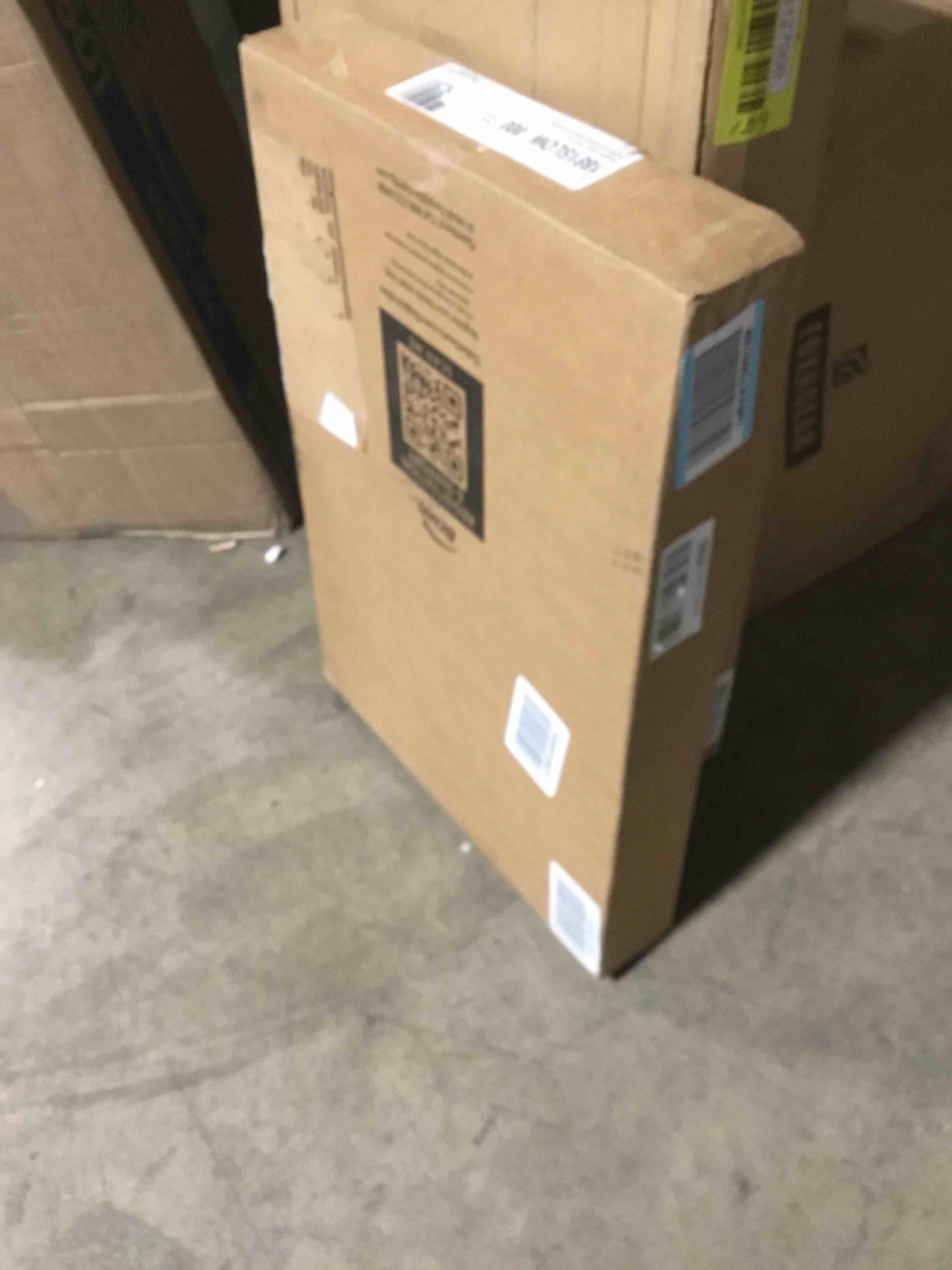 https://s3.amazonaws.com/lotting-images-prod/bidfta/YEL6127001_1709158468123.jpeg
