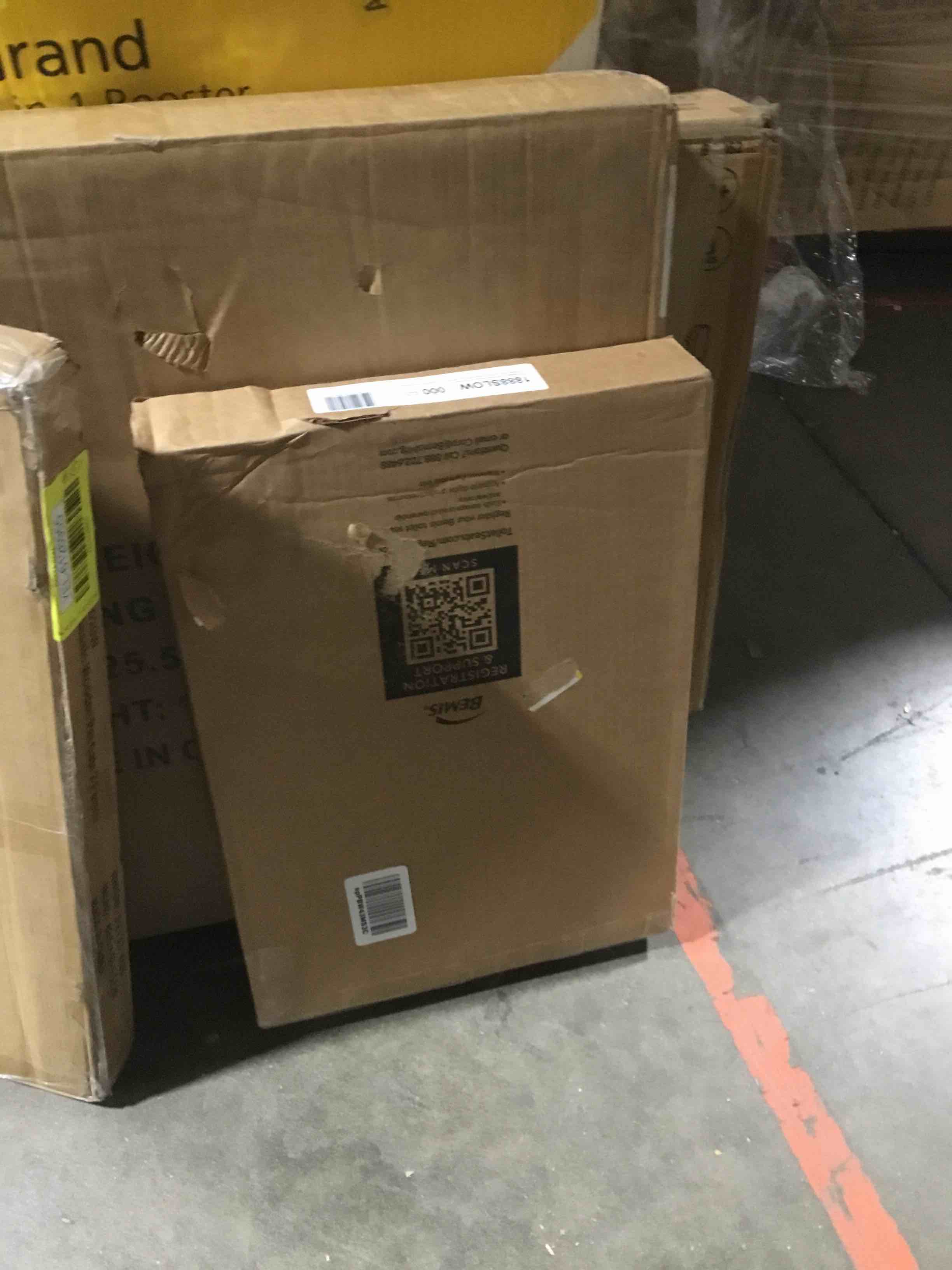 https://s3.amazonaws.com/lotting-images-prod/bidfta/YEL6127016_1709159016623.jpeg
