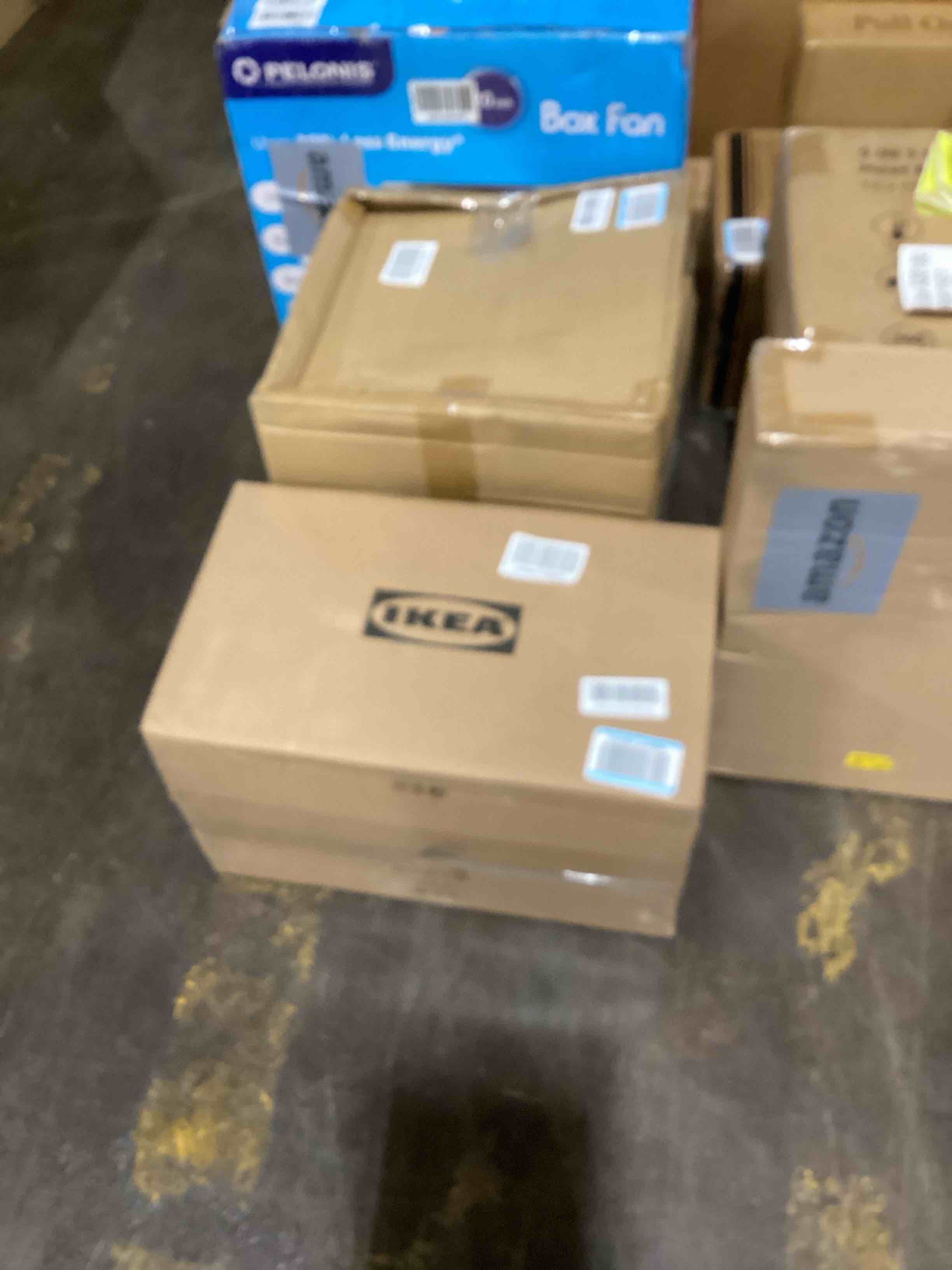 https://s3.amazonaws.com/lotting-images-prod/bidfta/YEL6129891_1721136144042.jpeg