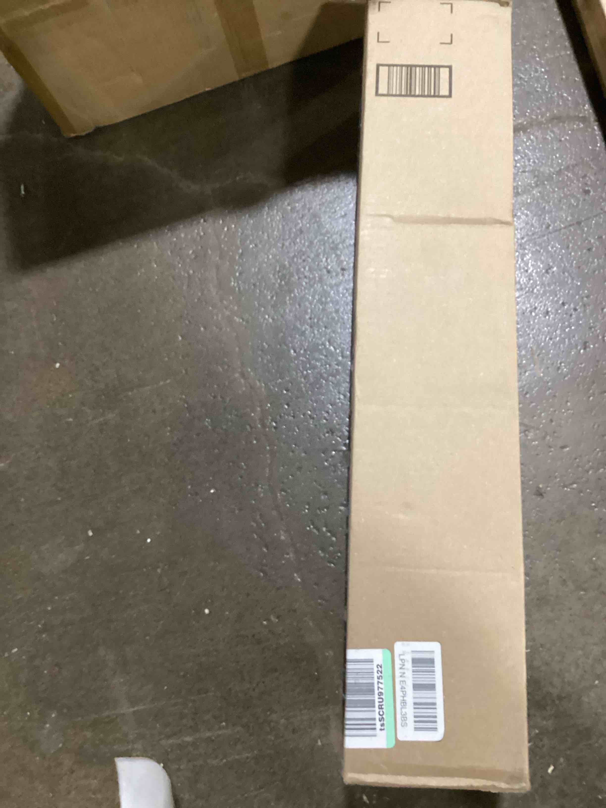 https://s3.amazonaws.com/lotting-images-prod/bidfta/YEL6130520_1721832811205.jpeg