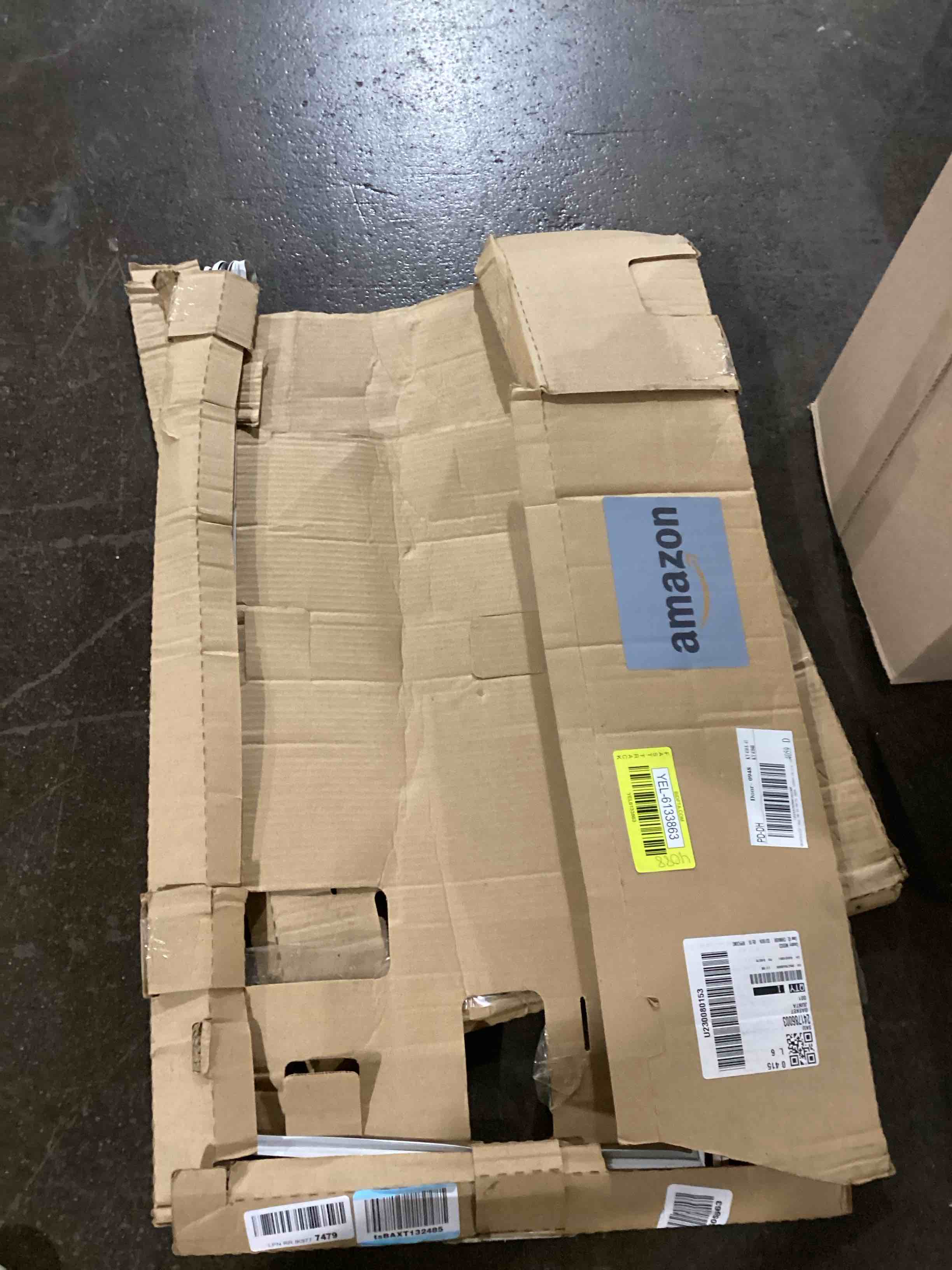 https://s3.amazonaws.com/lotting-images-prod/bidfta/YEL6133863_1717006862829.jpeg