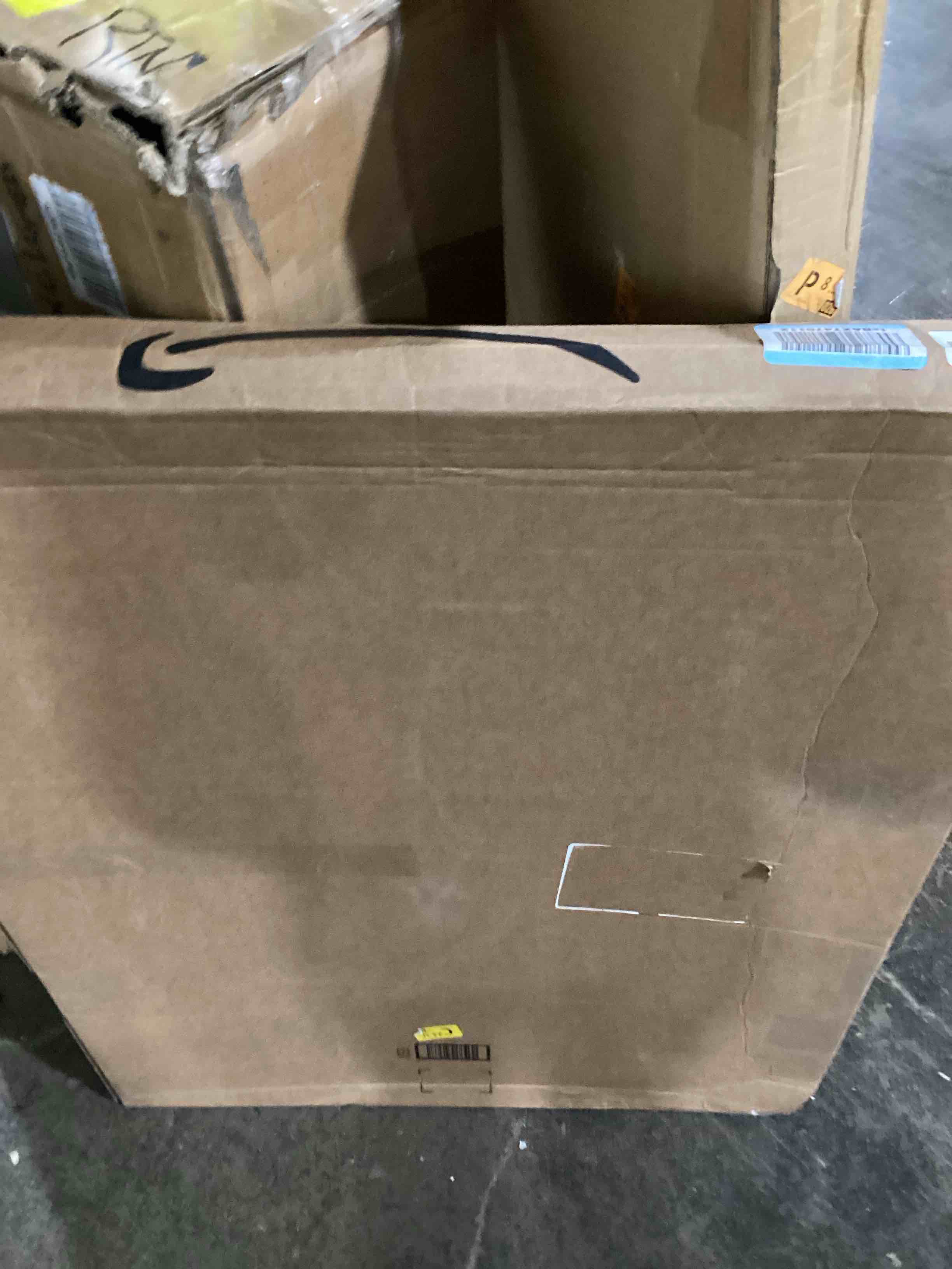 https://s3.amazonaws.com/lotting-images-prod/bidfta/YEL6135035_1714489754668.jpeg