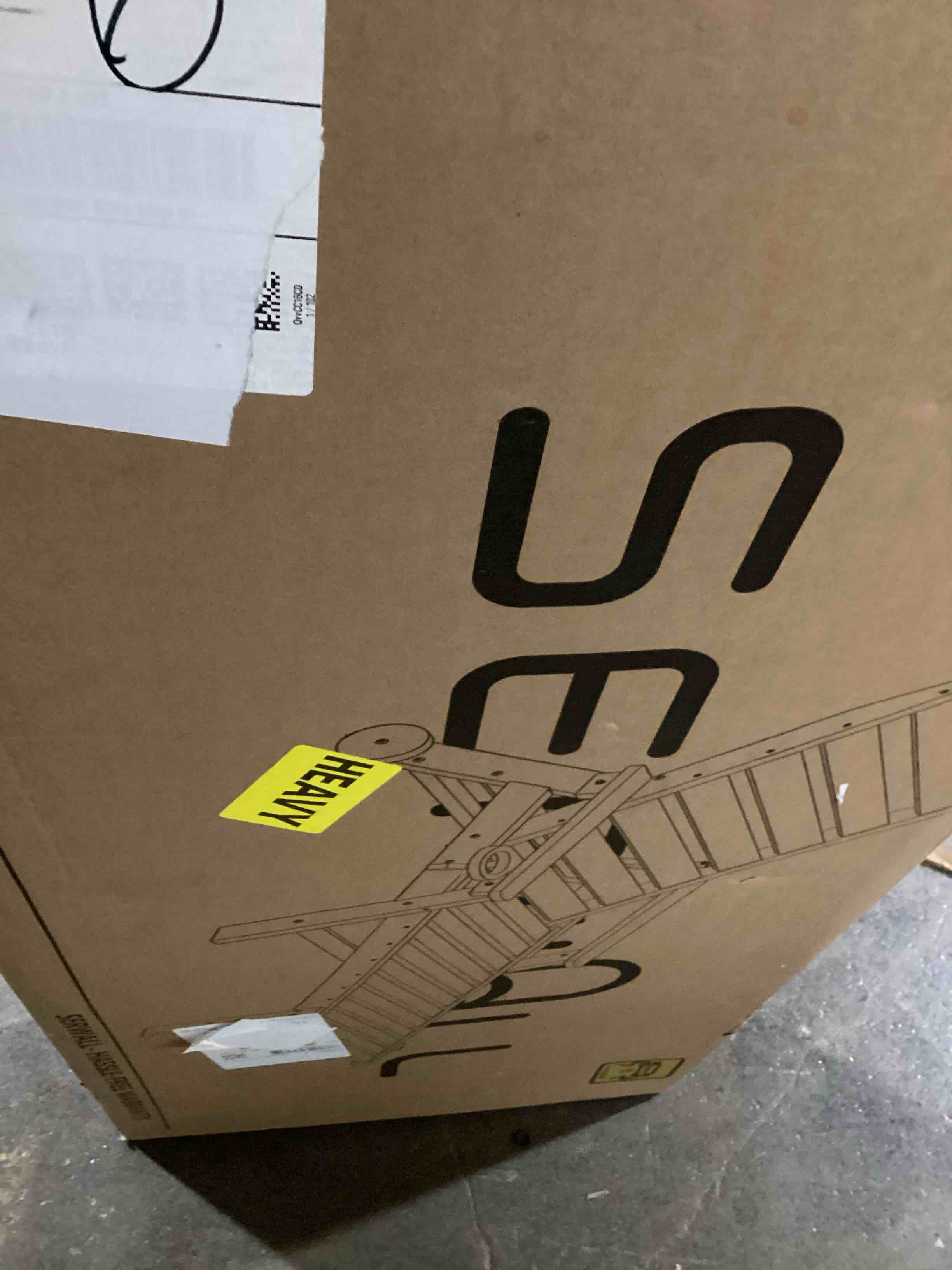 https://s3.amazonaws.com/lotting-images-prod/bidfta/YEL6135040_1714490056225.jpeg