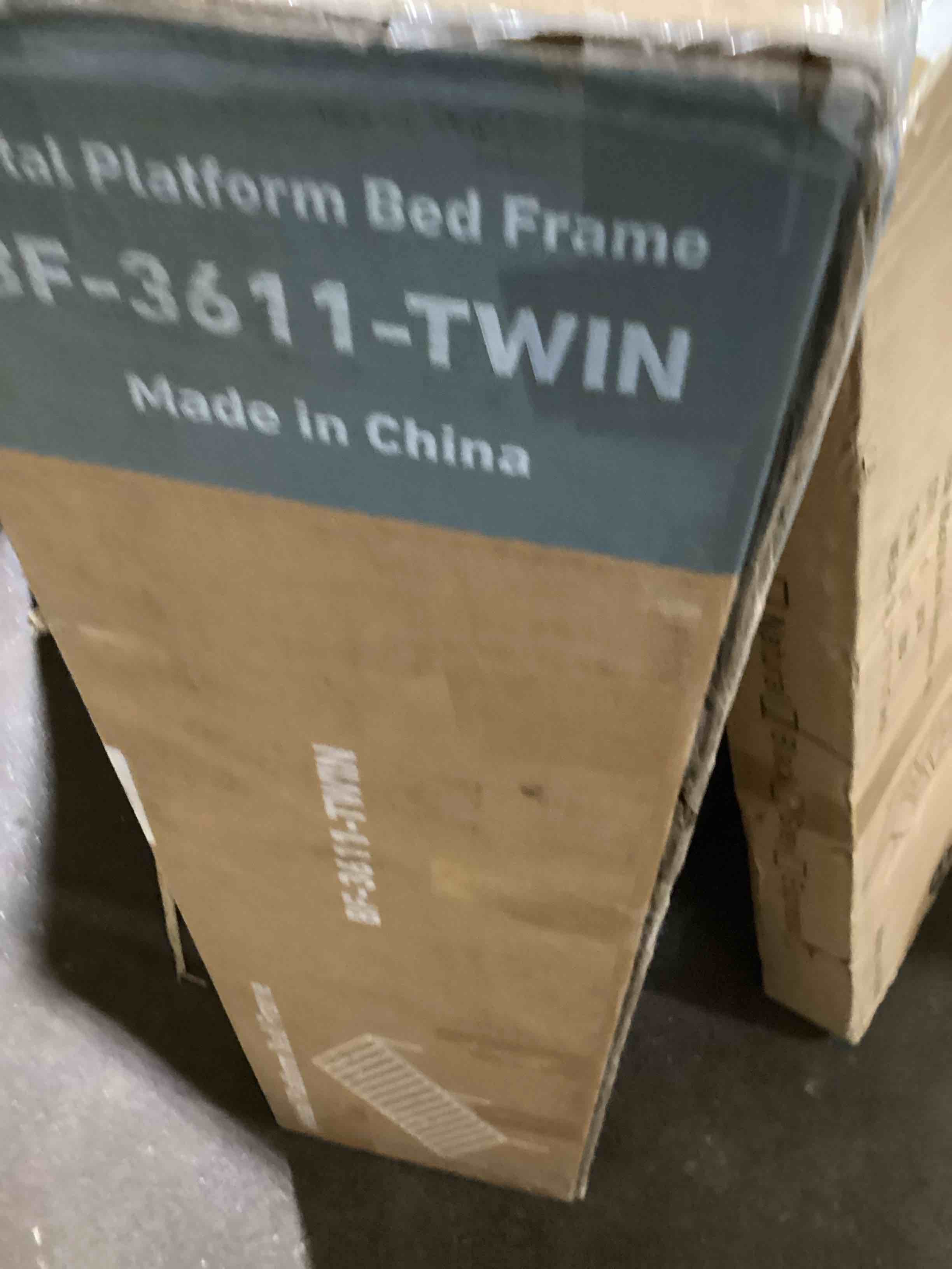 https://s3.amazonaws.com/lotting-images-prod/bidfta/YEL6135059_1714490894205.jpeg