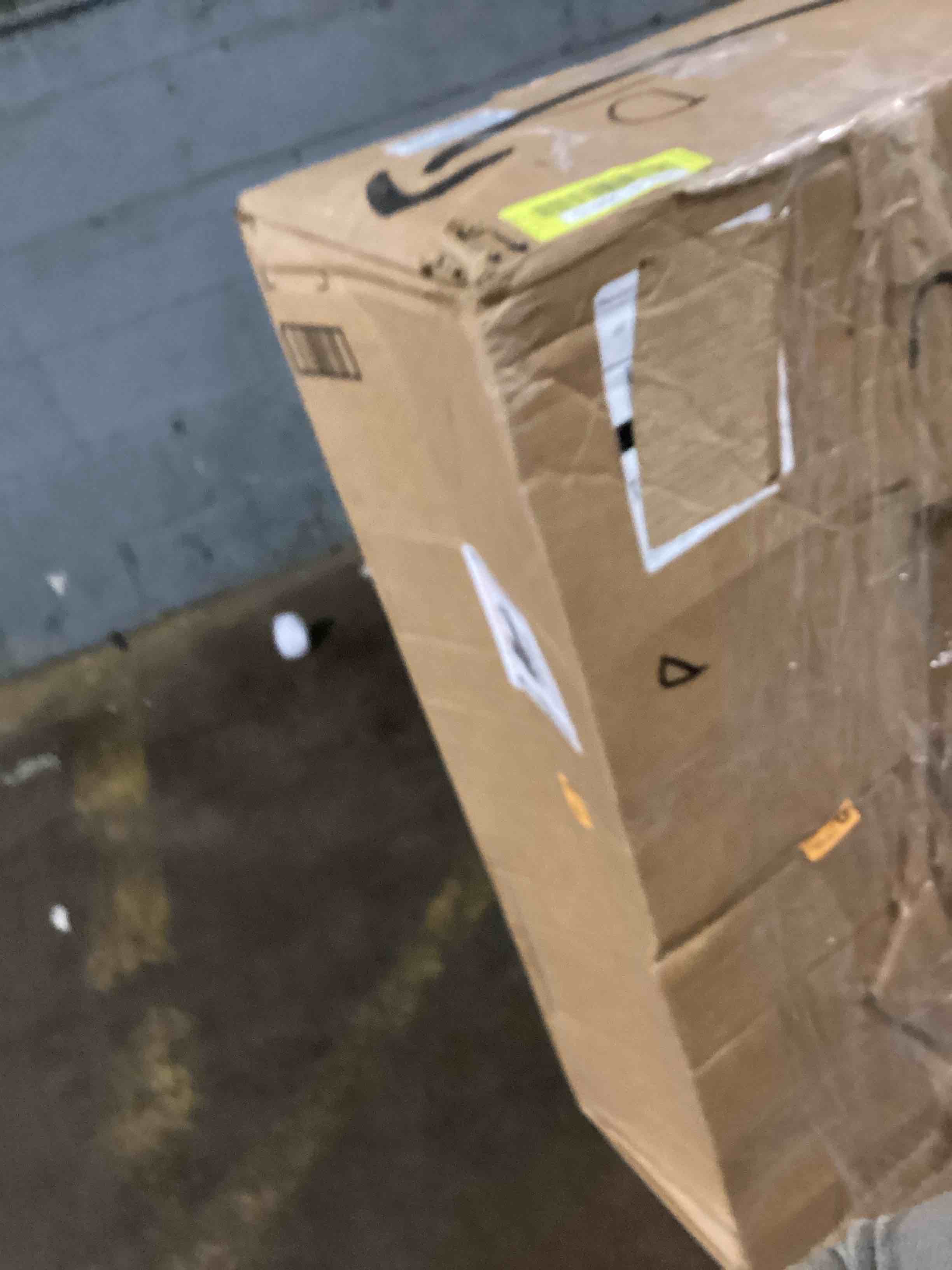 https://s3.amazonaws.com/lotting-images-prod/bidfta/YEL6136610_1714150324202.jpeg
