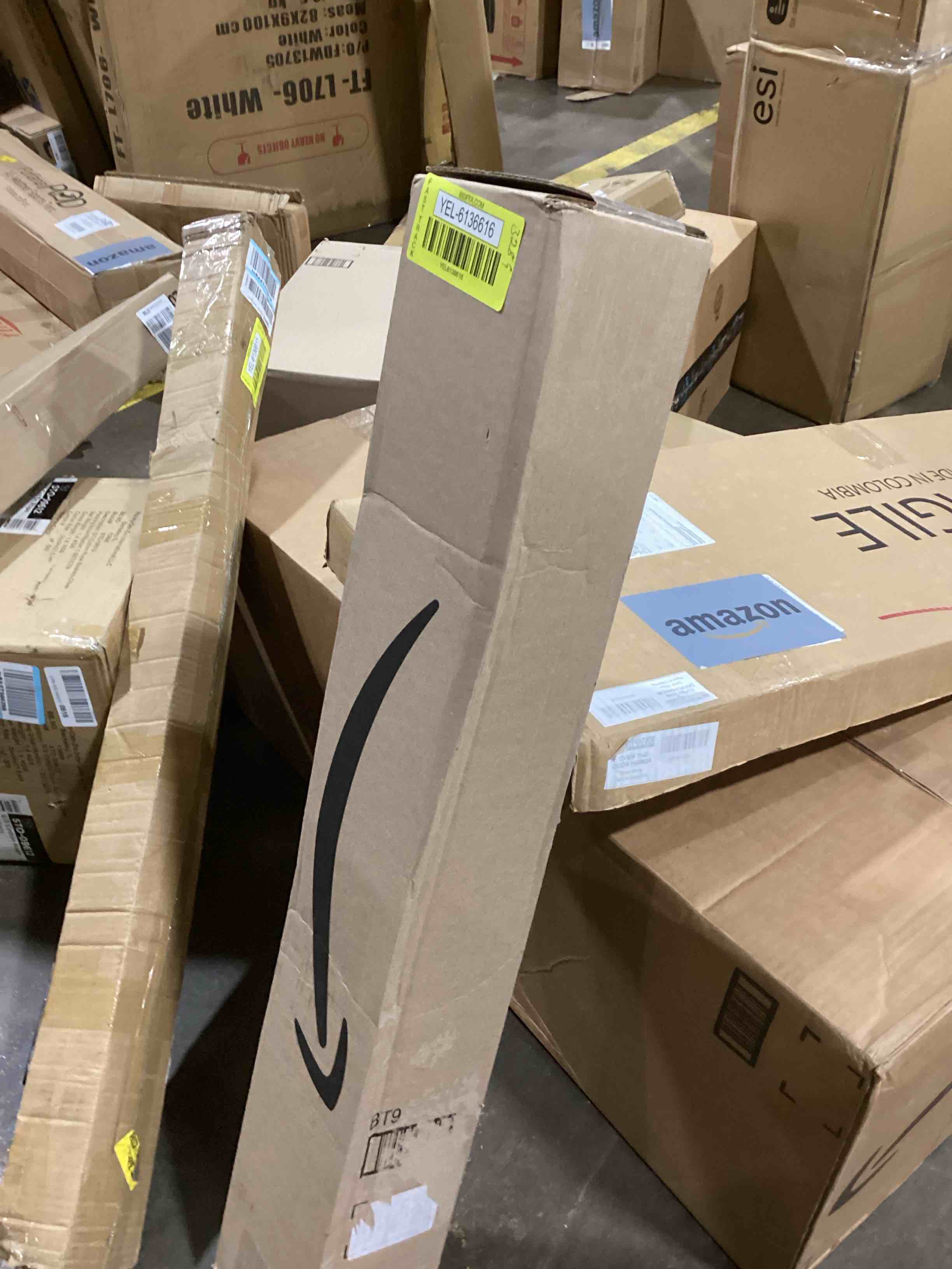 https://s3.amazonaws.com/lotting-images-prod/bidfta/YEL6136616_1714149659513.jpeg
