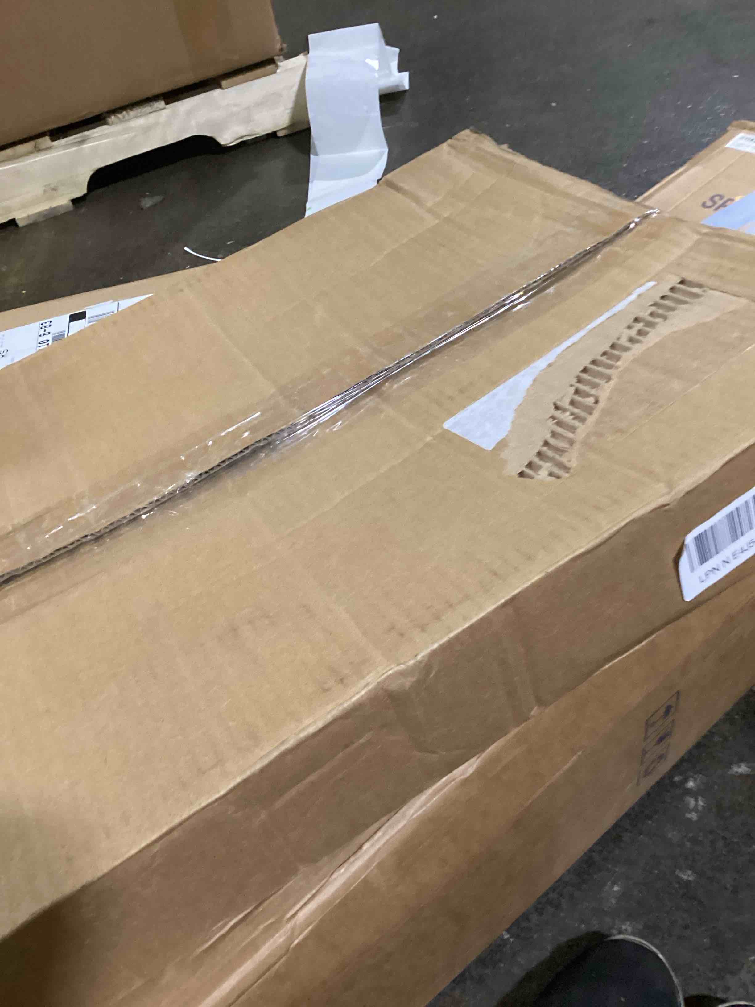 https://s3.amazonaws.com/lotting-images-prod/bidfta/YEL6138310_1722454581518.jpeg