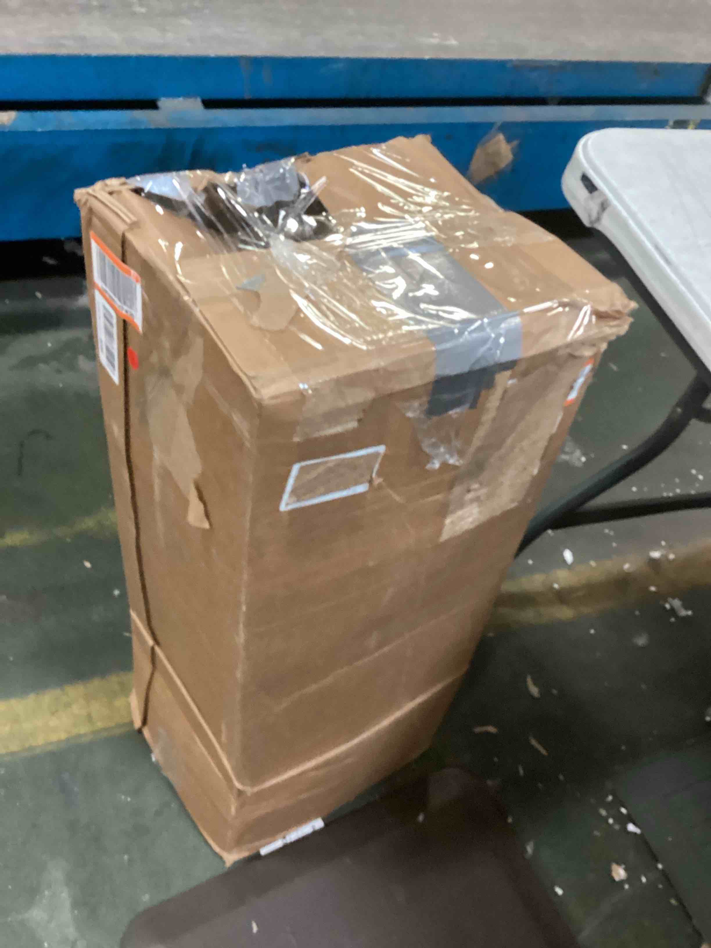 https://s3.amazonaws.com/lotting-images-prod/bidfta/YEL6151999_1714485251771.jpeg