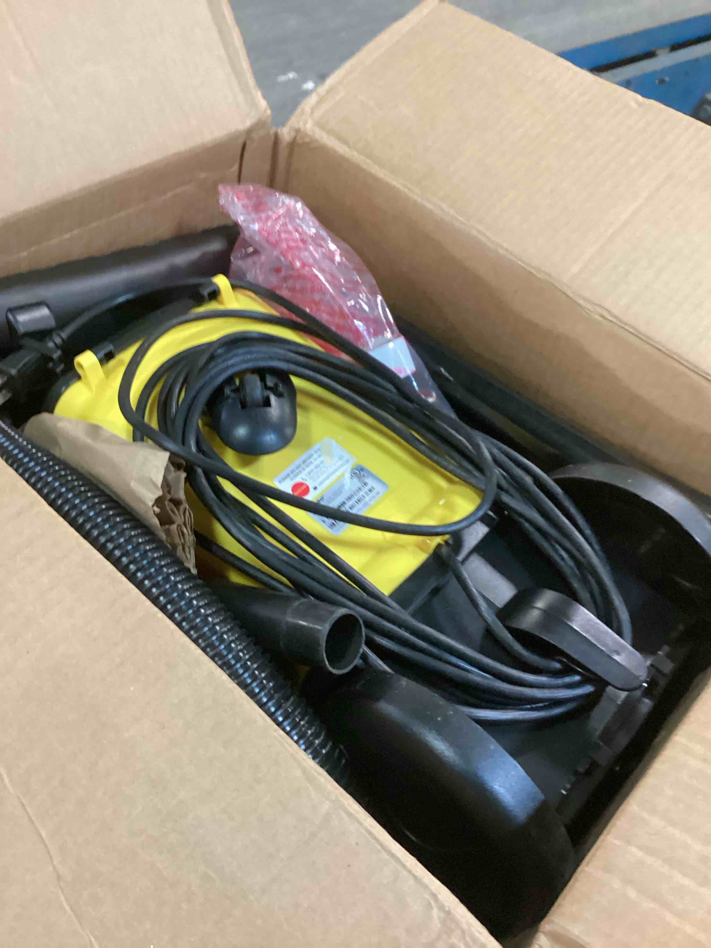 https://s3.amazonaws.com/lotting-images-prod/bidfta/YEL6152005_1714486746254.jpeg