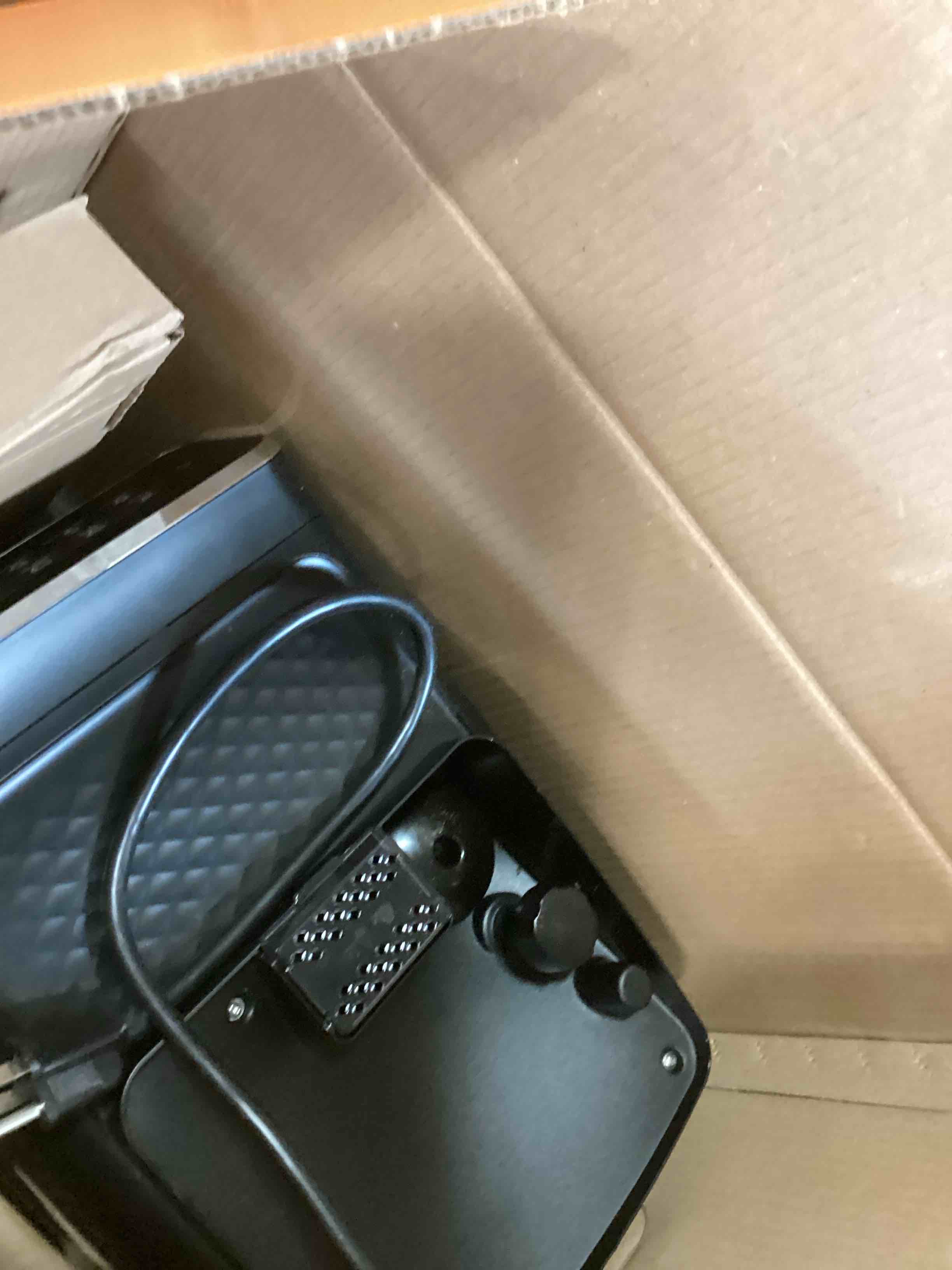 https://s3.amazonaws.com/lotting-images-prod/bidfta/YEL6152010_1714487190173.jpeg