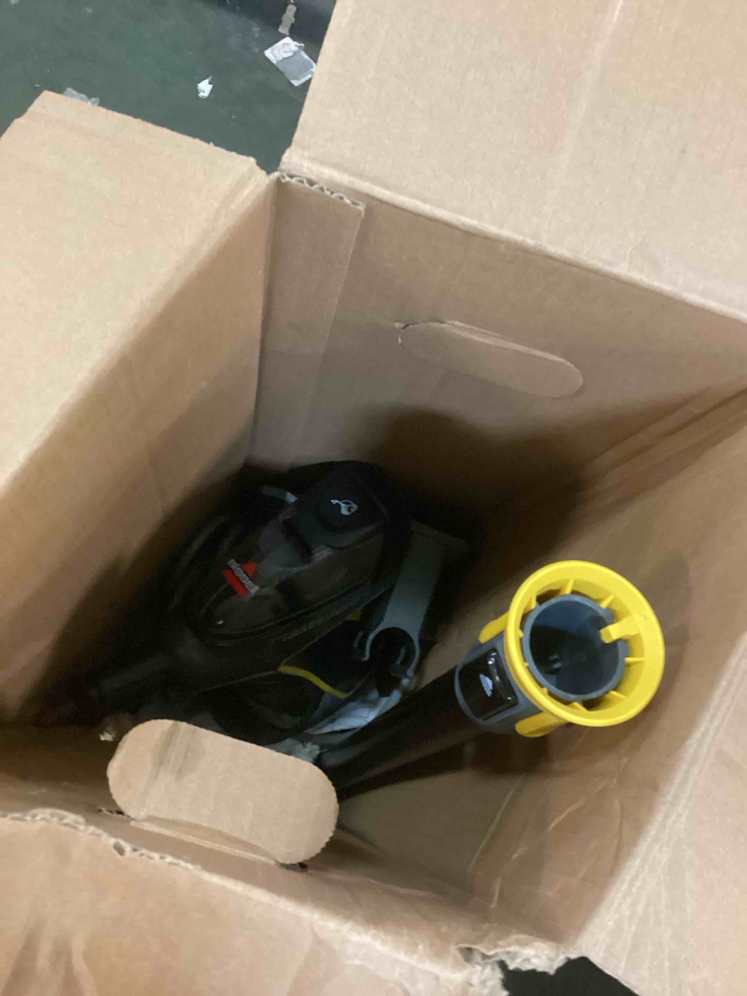 https://s3.amazonaws.com/lotting-images-prod/bidfta/YEL6152011_1714487250542.jpeg