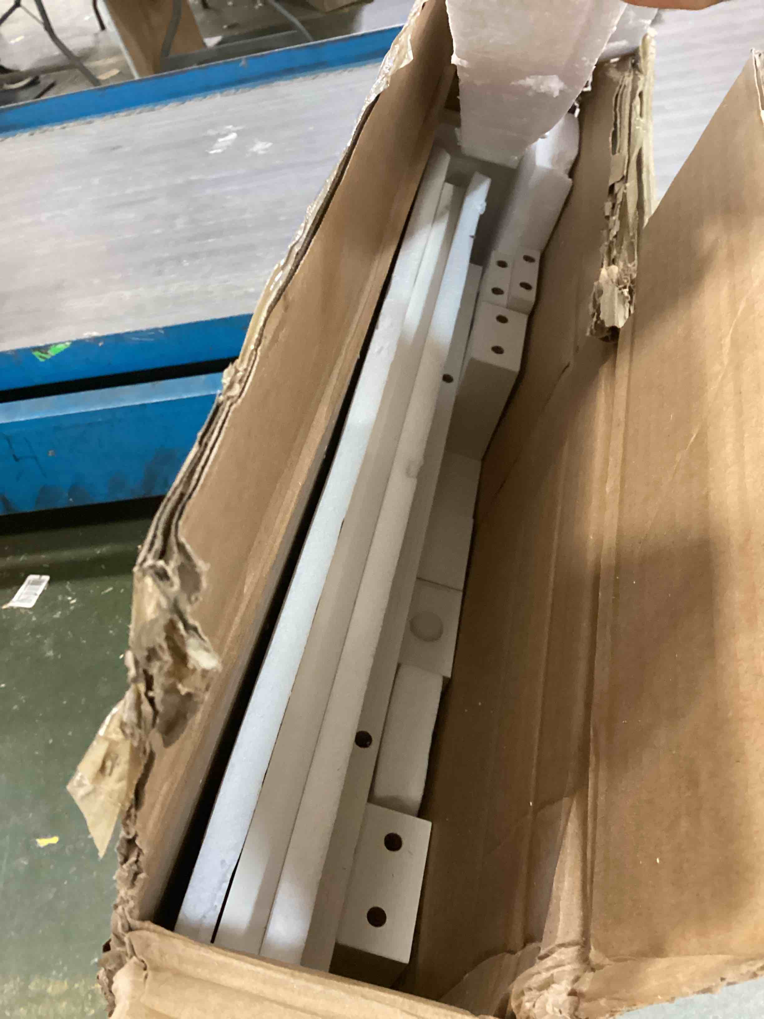 https://s3.amazonaws.com/lotting-images-prod/bidfta/YEL6153181_1714677483708.jpeg