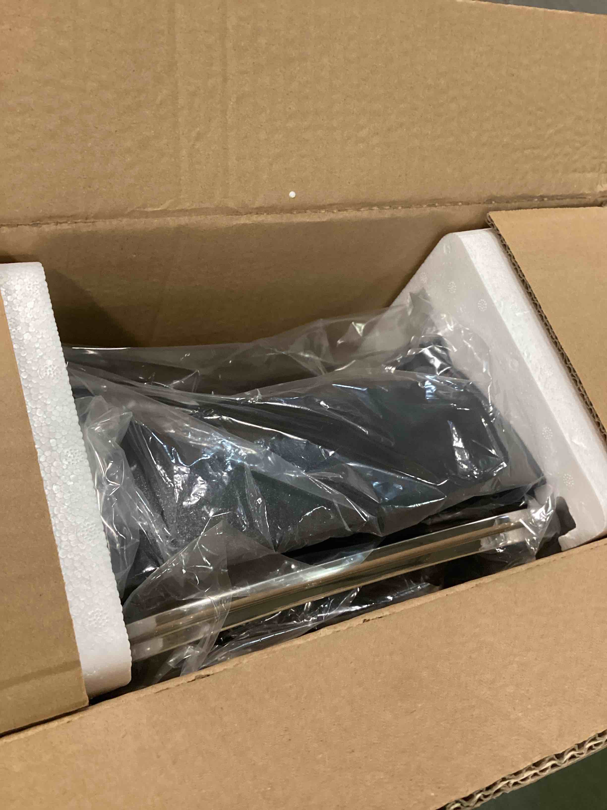 https://s3.amazonaws.com/lotting-images-prod/bidfta/YEL6153334_1714735464100.jpeg