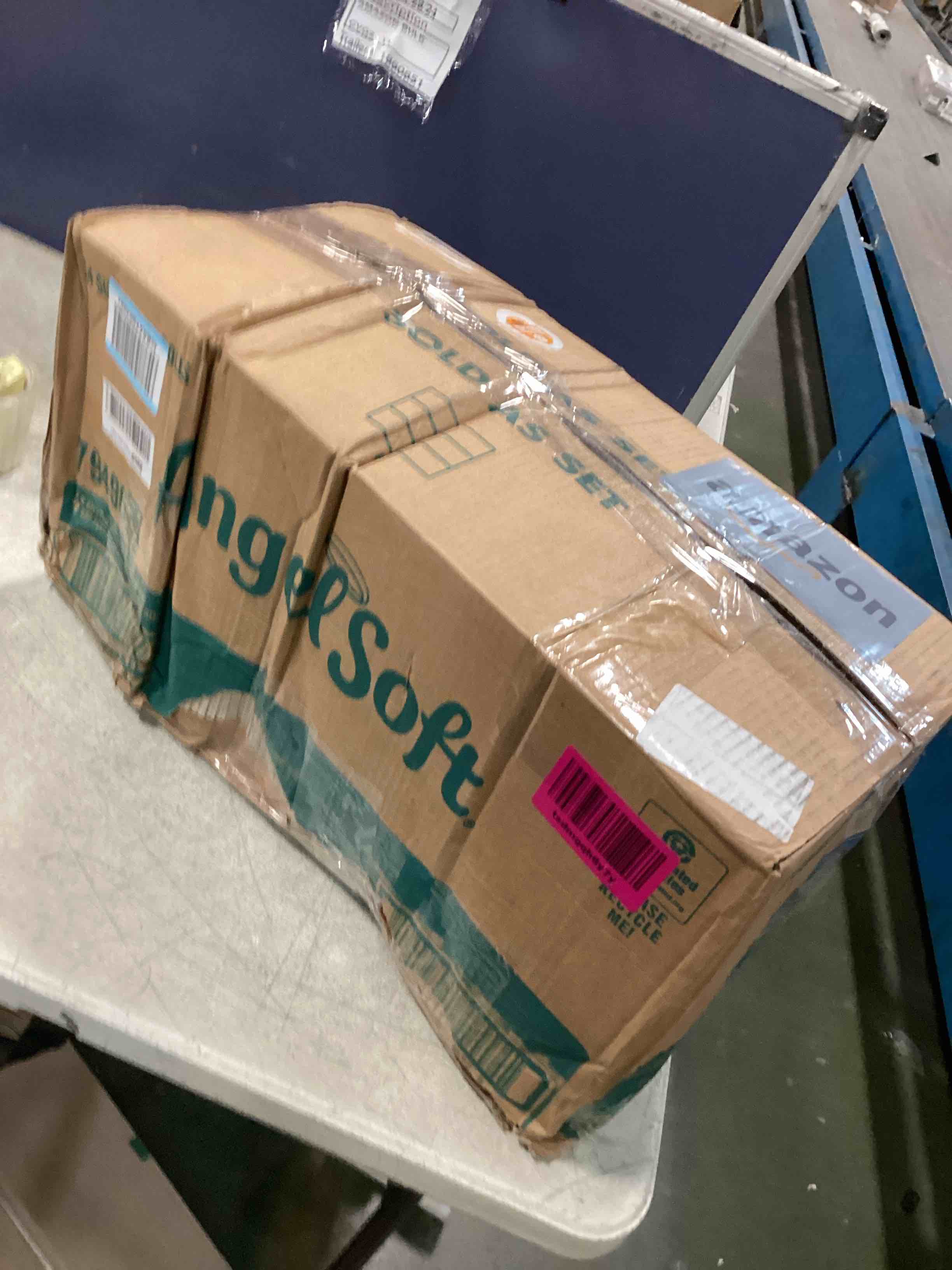 https://s3.amazonaws.com/lotting-images-prod/bidfta/YEL6153340_1714735952999.jpeg