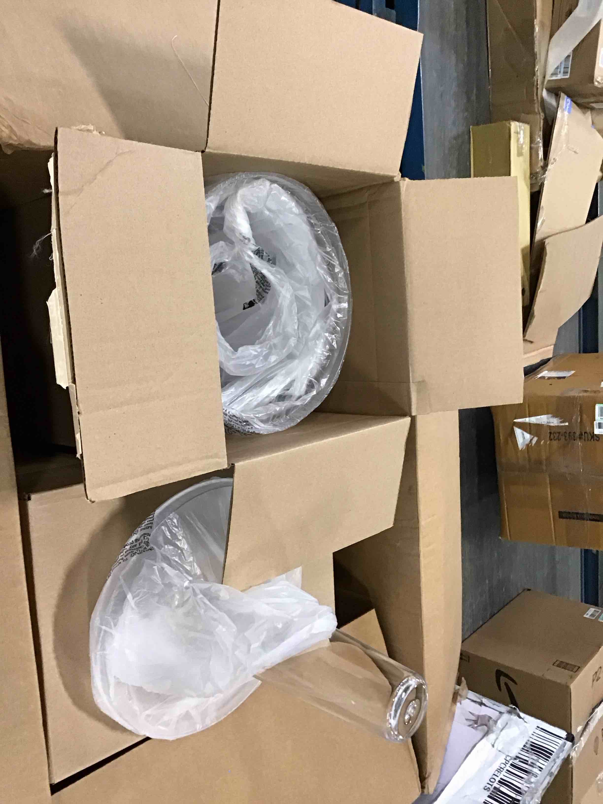 https://s3.amazonaws.com/lotting-images-prod/bidfta/YEL6154283_1715604707073.jpeg